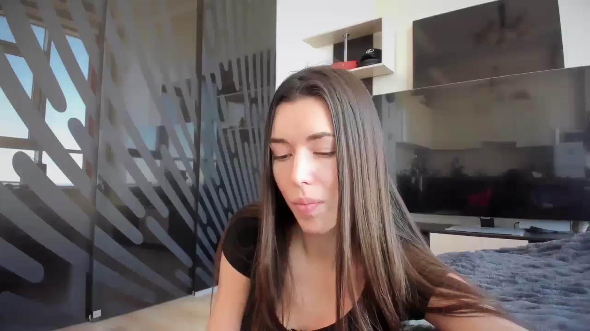 Gallery image thumbnail from laurensaenz's myfreecams stream on, 02/10/2026, 10:46 image 9 of 20