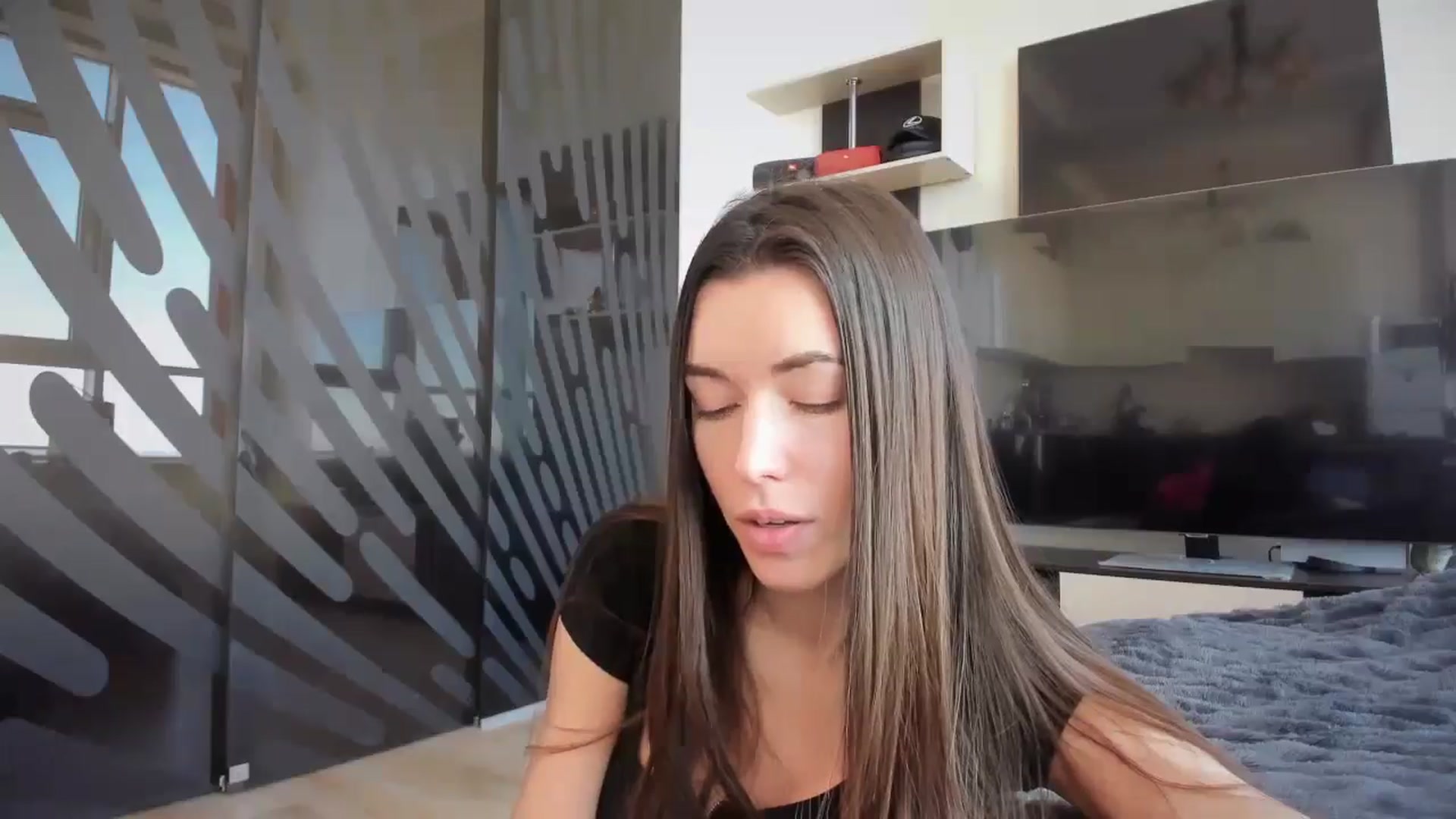 Gallery image thumbnail from laurensaenz's myfreecams stream on, 02/10/2026, 10:46 image 12 of 20