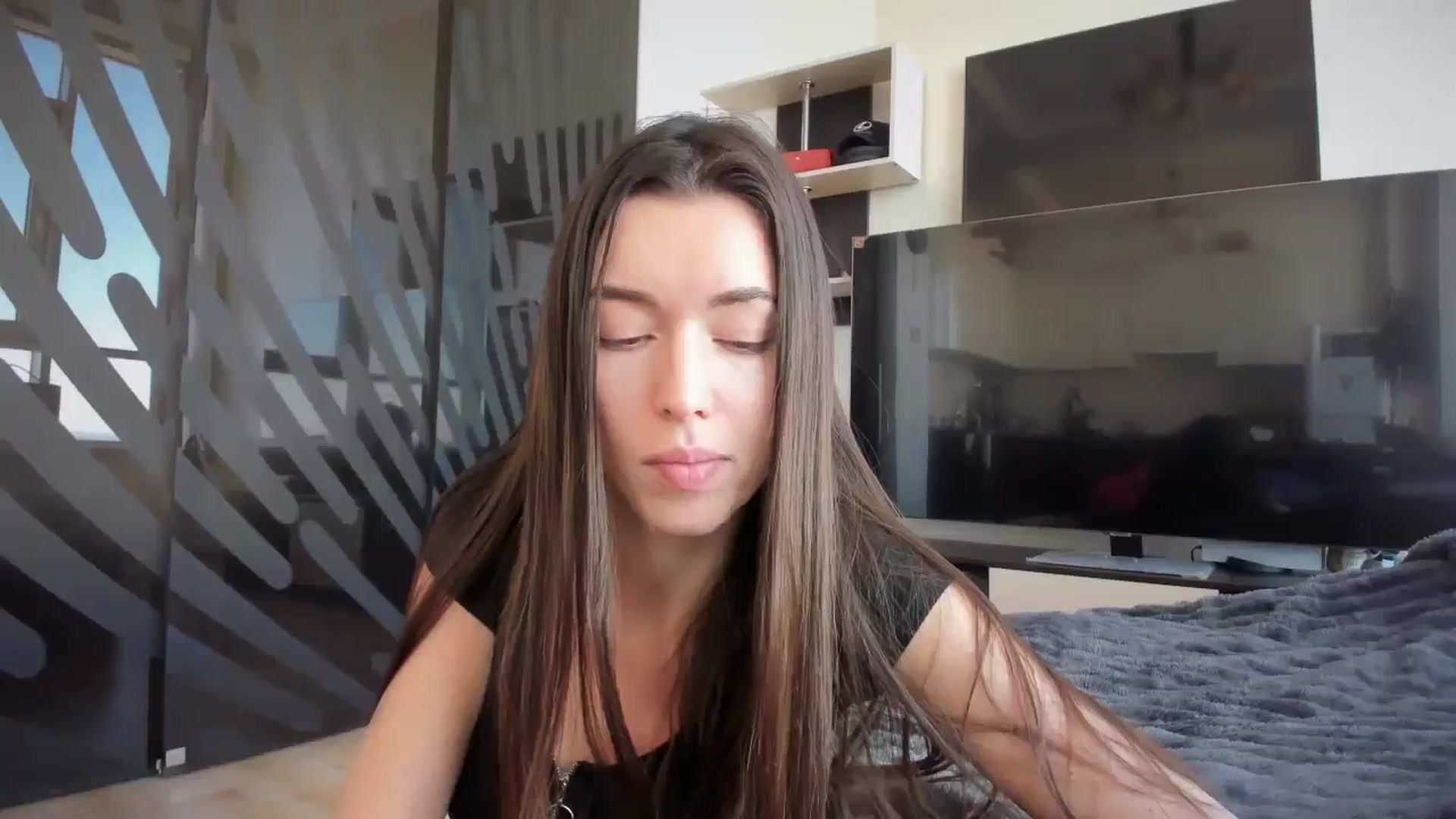 Gallery image thumbnail from laurensaenz's myfreecams stream on, 02/10/2026, 10:46 image 4 of 20