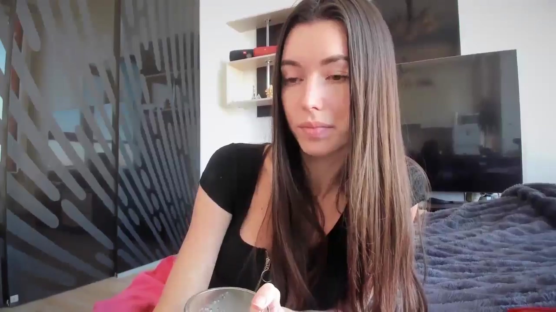 Gallery image thumbnail from laurensaenz's myfreecams stream on, 02/10/2026, 12:52 image 7 of 20