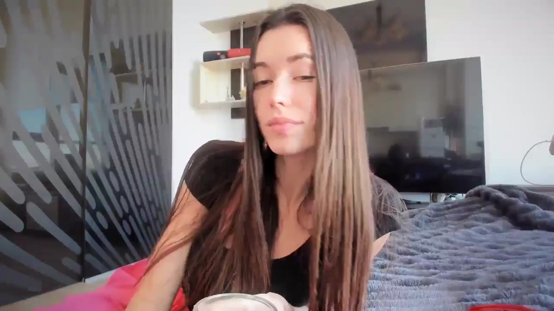 Gallery image thumbnail from laurensaenz's myfreecams stream on, 02/10/2026, 12:52 image 15 of 20