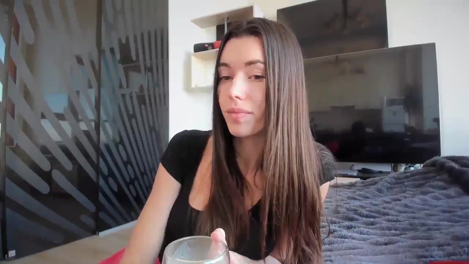 Gallery image thumbnail from laurensaenz's myfreecams stream on, 02/10/2026, 12:52 image 11 of 20