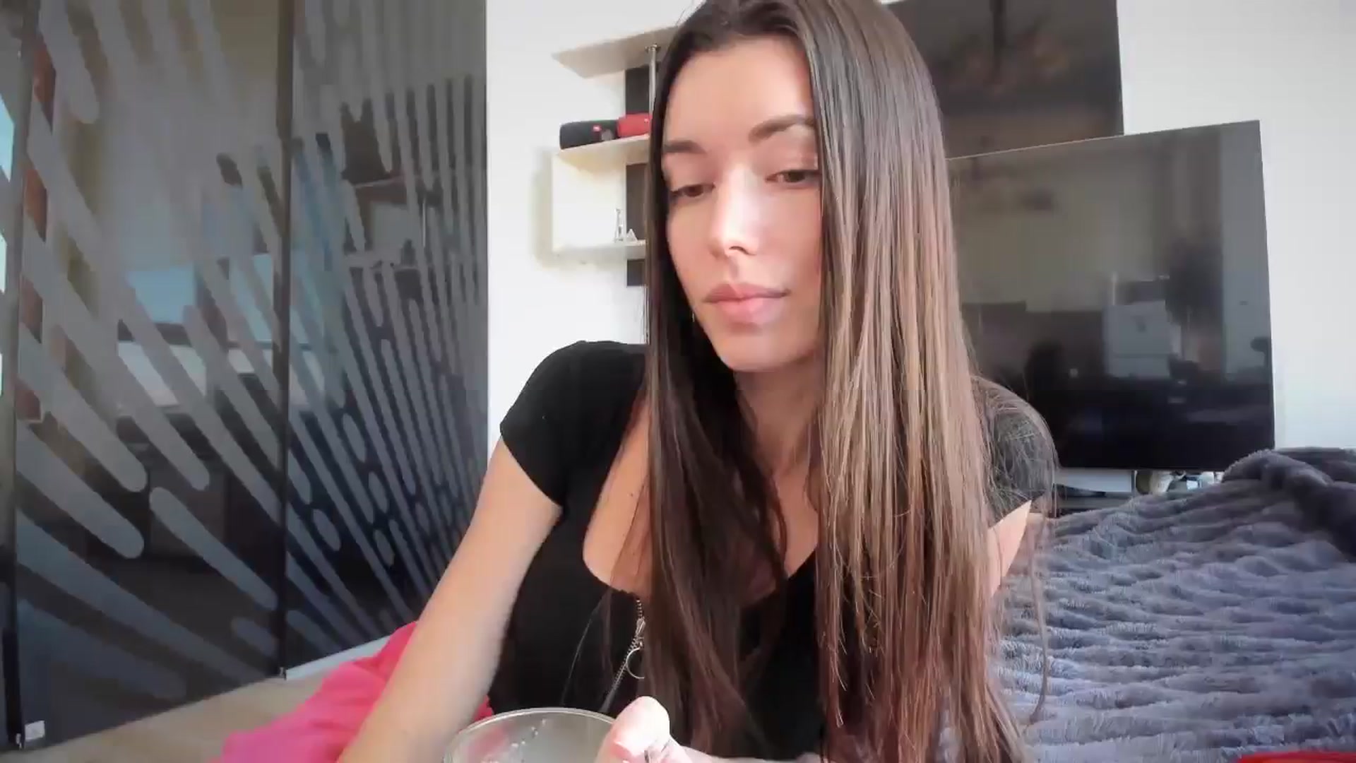 Gallery image thumbnail from laurensaenz's myfreecams stream on, 02/10/2026, 12:52 image 6 of 20