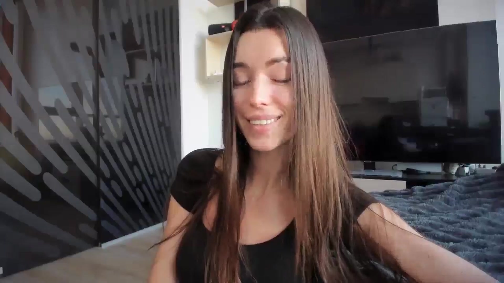 Gallery image thumbnail from laurensaenz's myfreecams stream on, 02/10/2026, 14:32 image 20 of 20