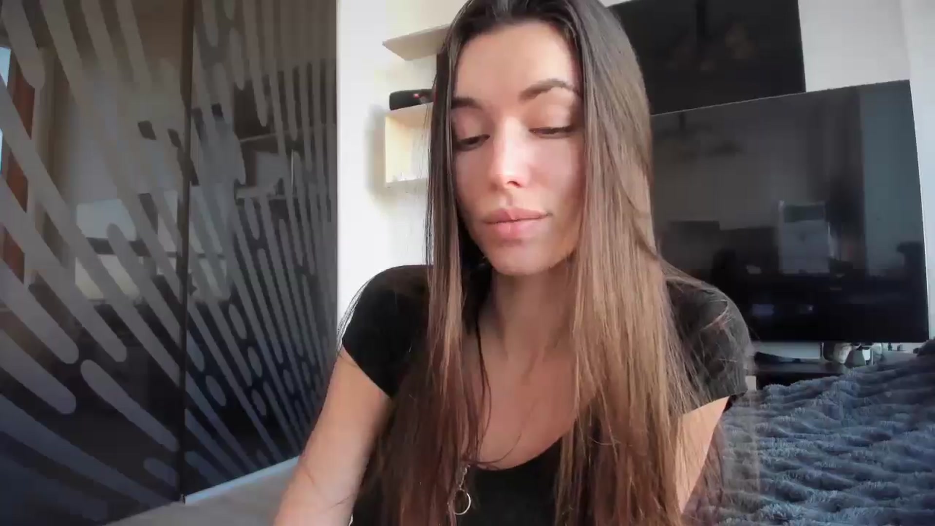 Gallery image thumbnail from laurensaenz's myfreecams stream on, 02/10/2026, 14:32 image 17 of 20