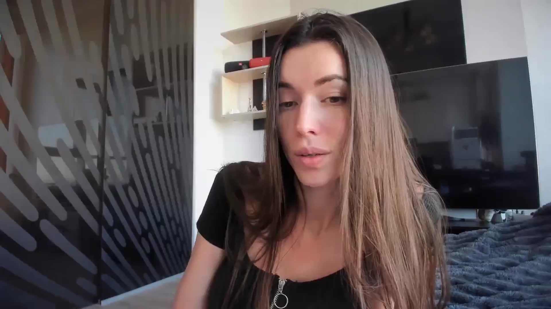 Gallery image thumbnail from laurensaenz's myfreecams stream on, 02/10/2026, 14:32 image 12 of 20