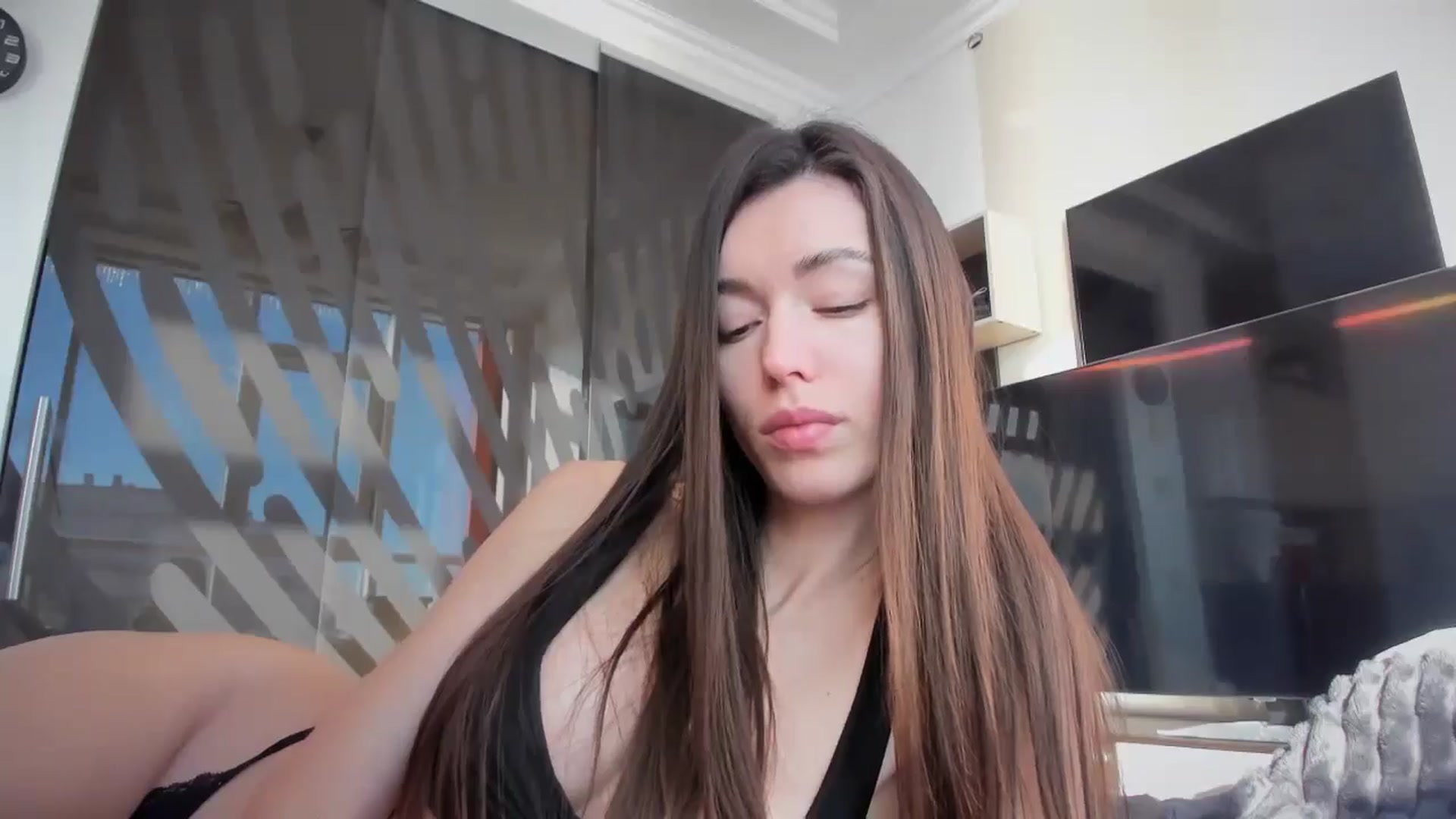 Gallery image thumbnail from laurensaenz's myfreecams stream on, 02/19/2026, 06:58 image 8 of 20