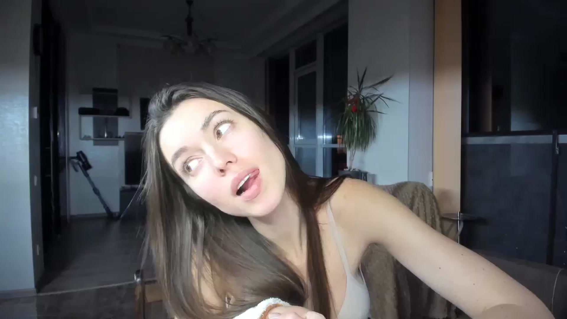Gallery image thumbnail from laurensaenz's myfreecams stream on, 02/28/2026, 19:41 image 8 of 20