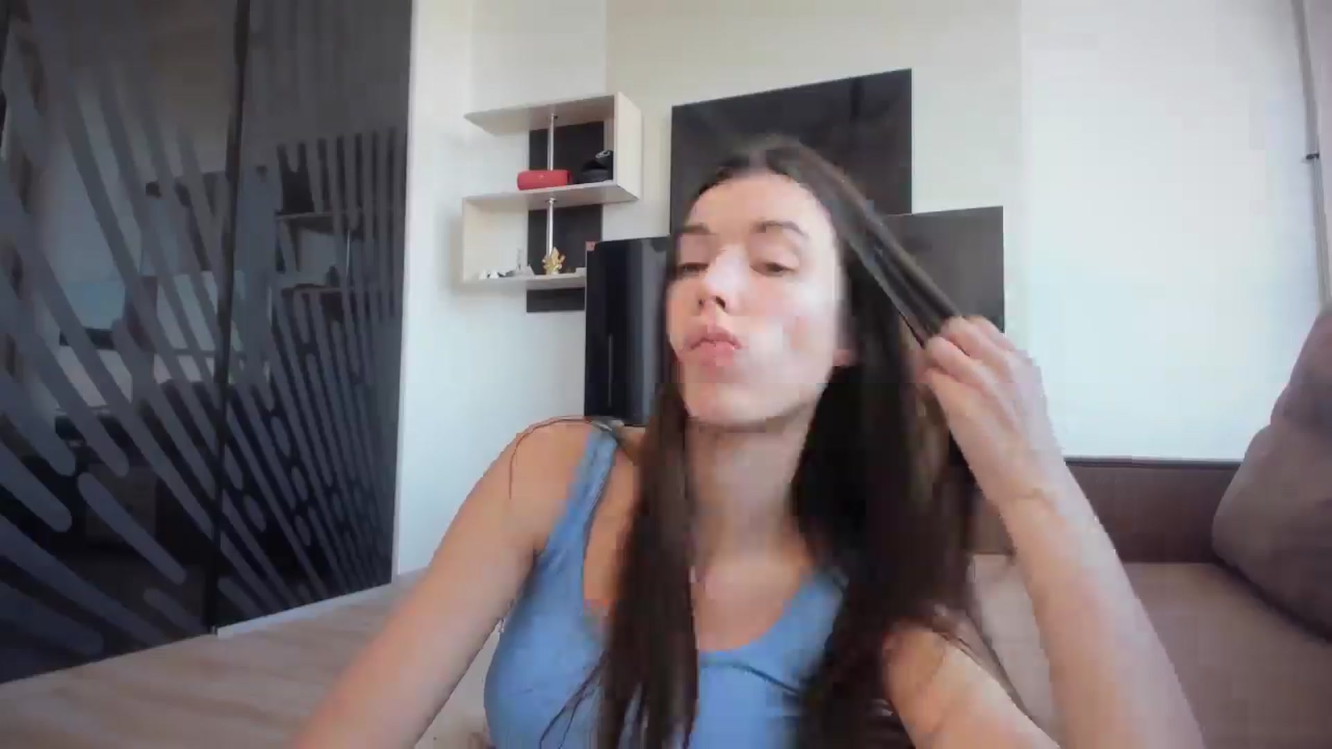 Gallery image thumbnail from laurensaenz's myfreecams stream on, 03/04/2026, 10:00 image 11 of 20