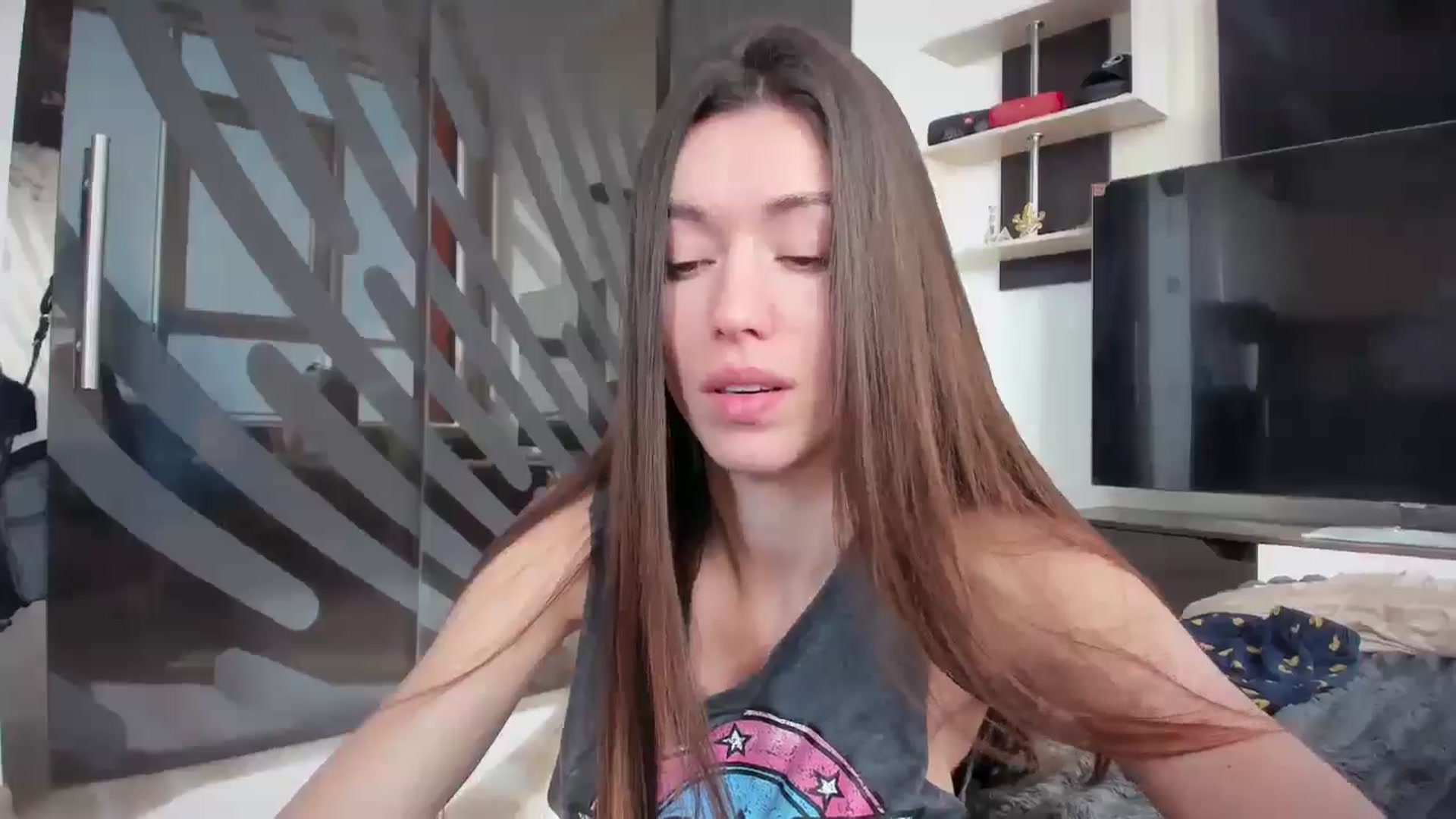 Gallery image thumbnail from laurensaenz's myfreecams stream on, 03/11/2026, 07:48 image 7 of 20