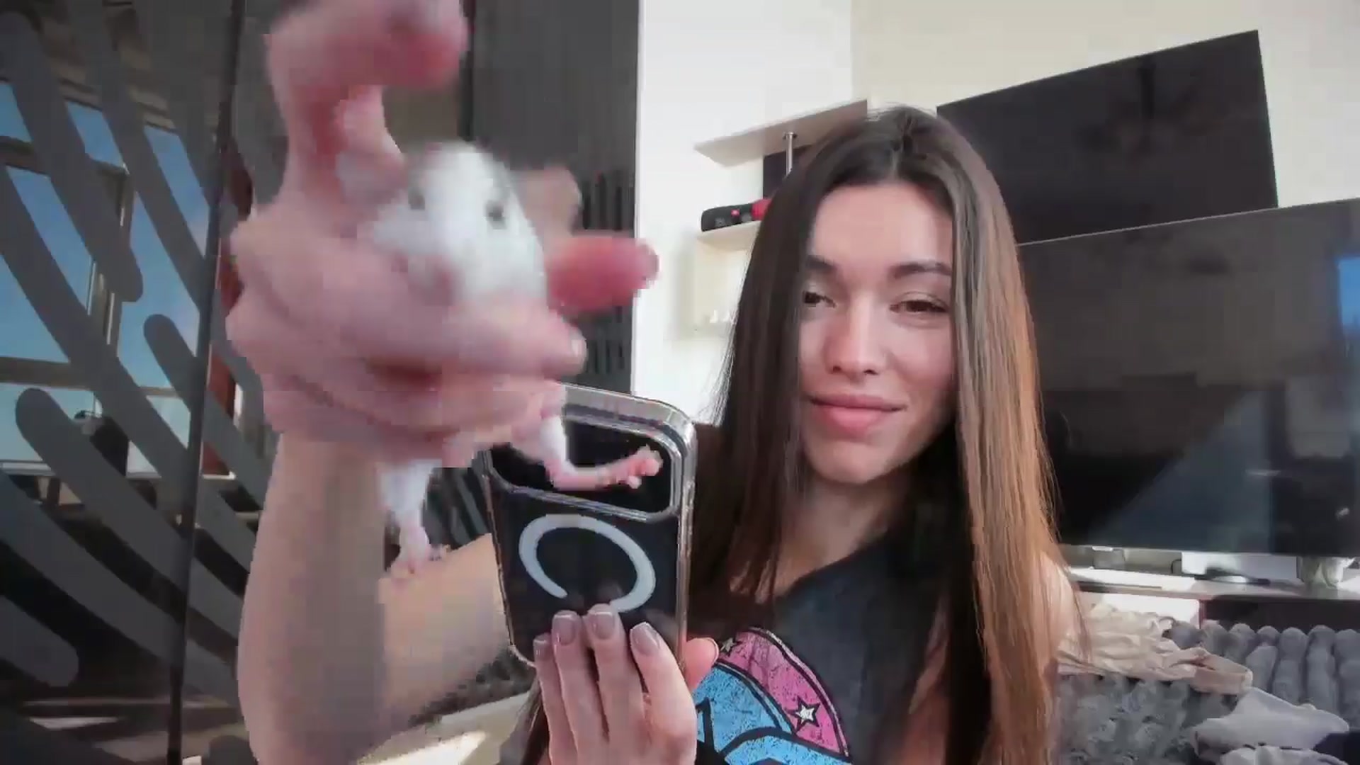 Gallery image thumbnail from laurensaenz's myfreecams stream on, 03/11/2026, 07:48 image 12 of 20