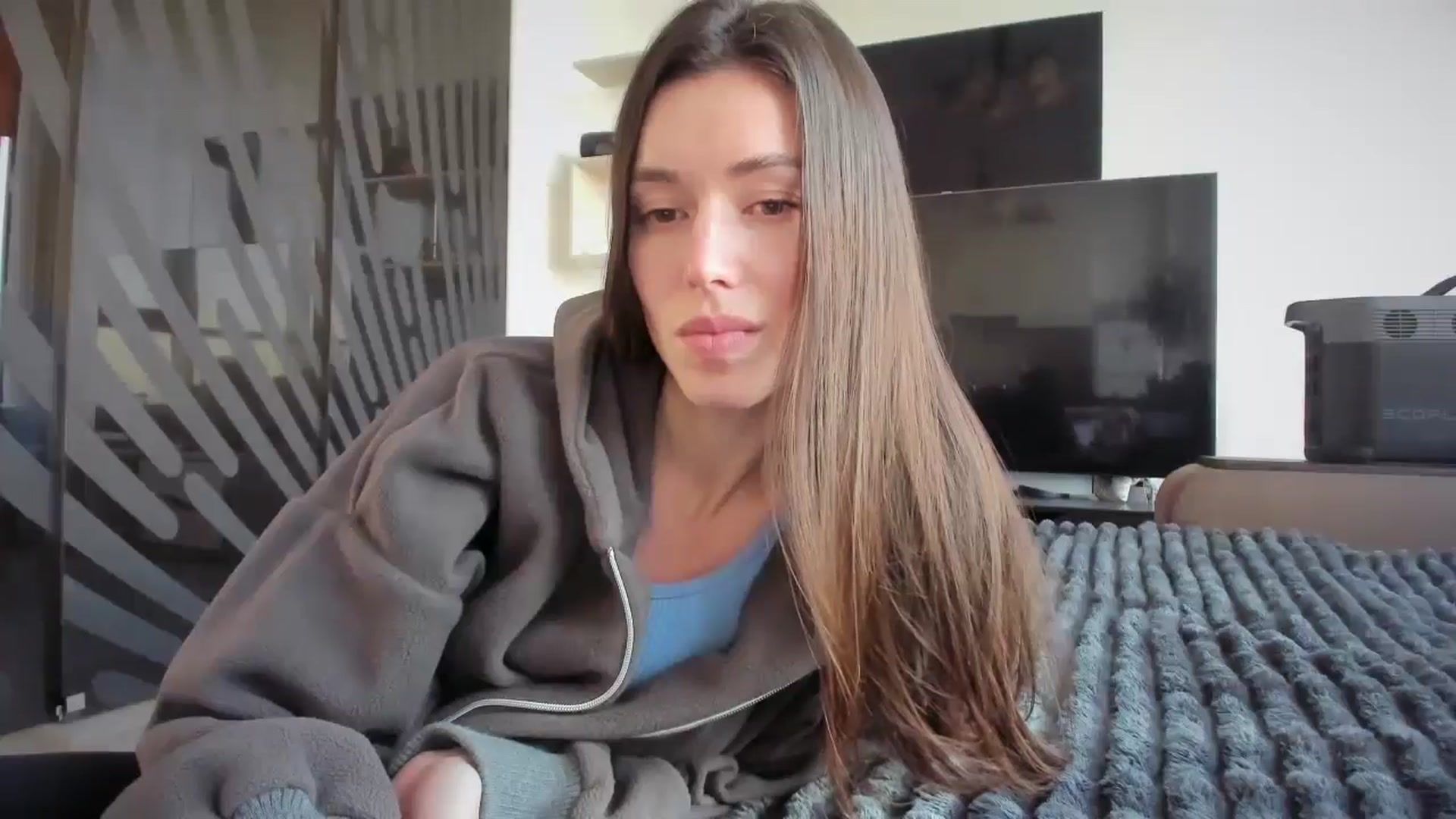 Gallery image thumbnail from laurensaenz's myfreecams stream on, 03/11/2026, 15:30 image 12 of 20