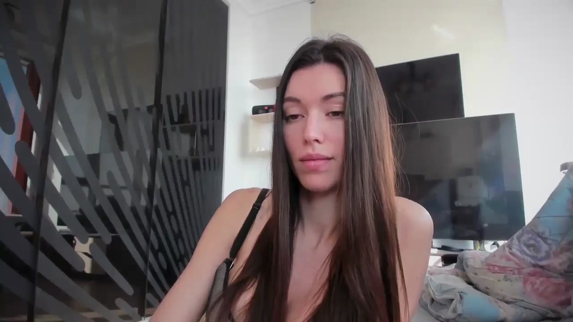 Gallery image thumbnail from laurensaenz's myfreecams stream on, 03/12/2026, 08:54 image 3 of 20