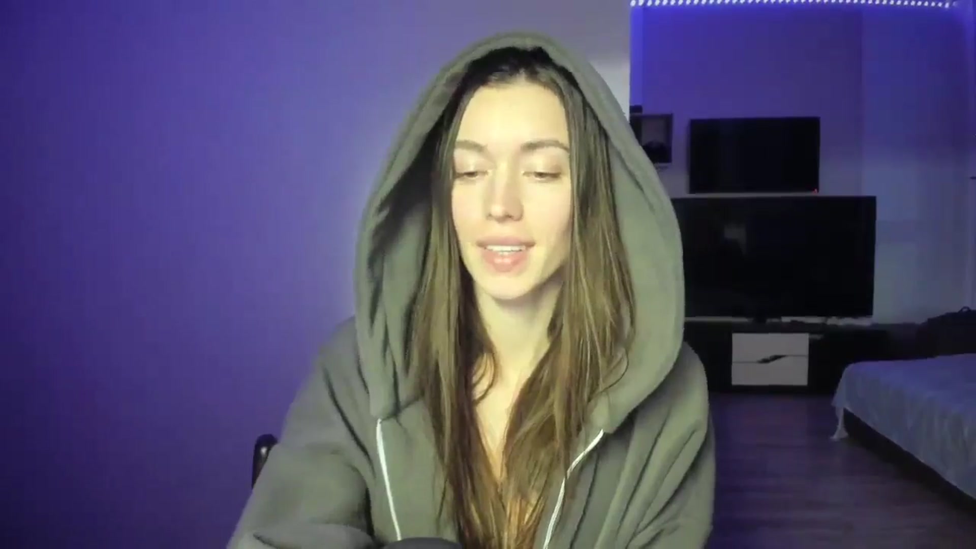 Gallery image thumbnail from laurensaenz's myfreecams stream on, 03/12/2026, 16:48 image 13 of 20
