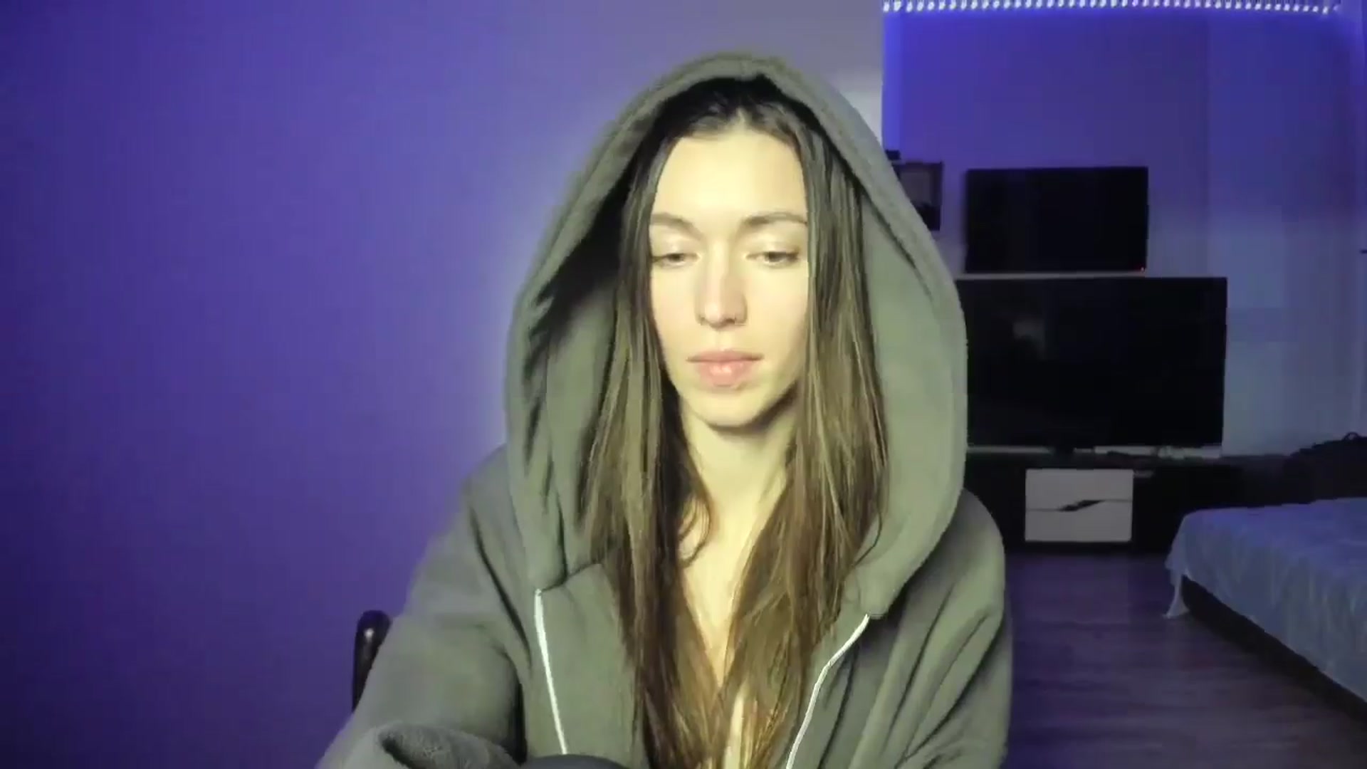Gallery image thumbnail from laurensaenz's myfreecams stream on, 03/12/2026, 16:48 image 14 of 20
