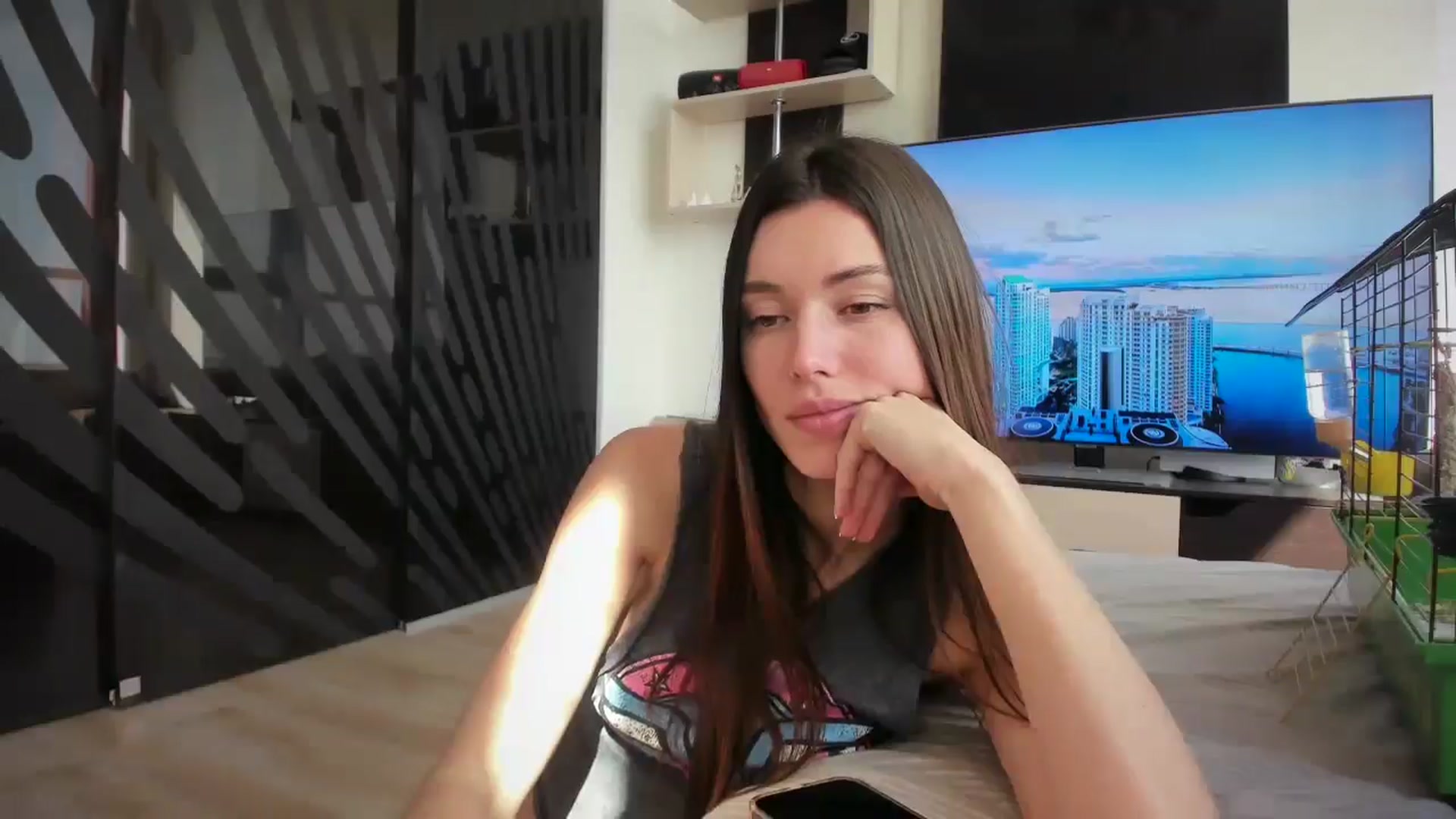Gallery image thumbnail from laurensaenz's myfreecams stream on, 03/16/2026, 08:14 image 13 of 20