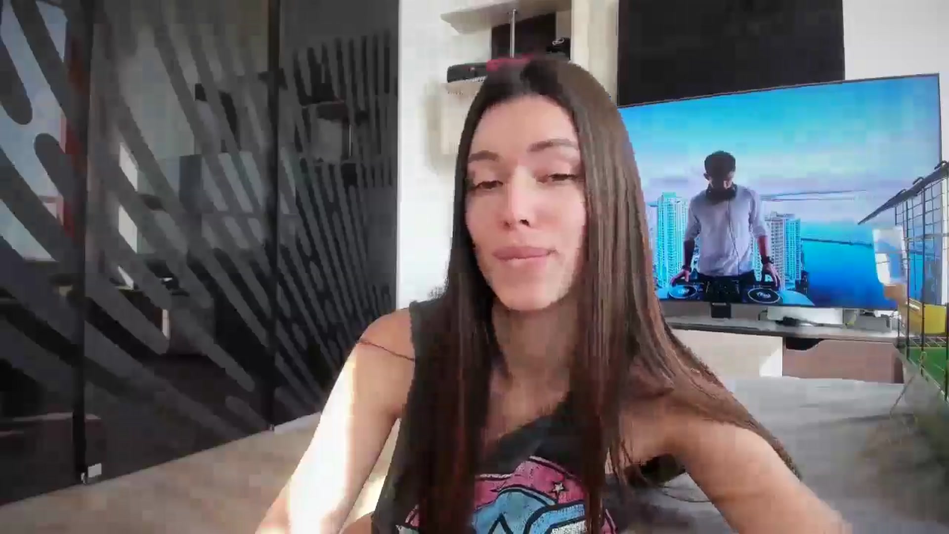 Gallery image thumbnail from laurensaenz's myfreecams stream on, 03/16/2026, 08:14 image 11 of 20
