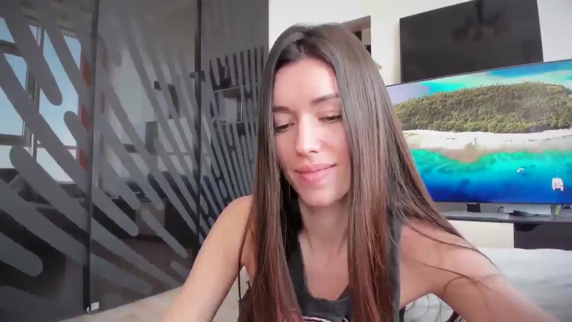 Gallery image thumbnail from laurensaenz's myfreecams stream on, 03/16/2026, 09:39 image 2 of 20