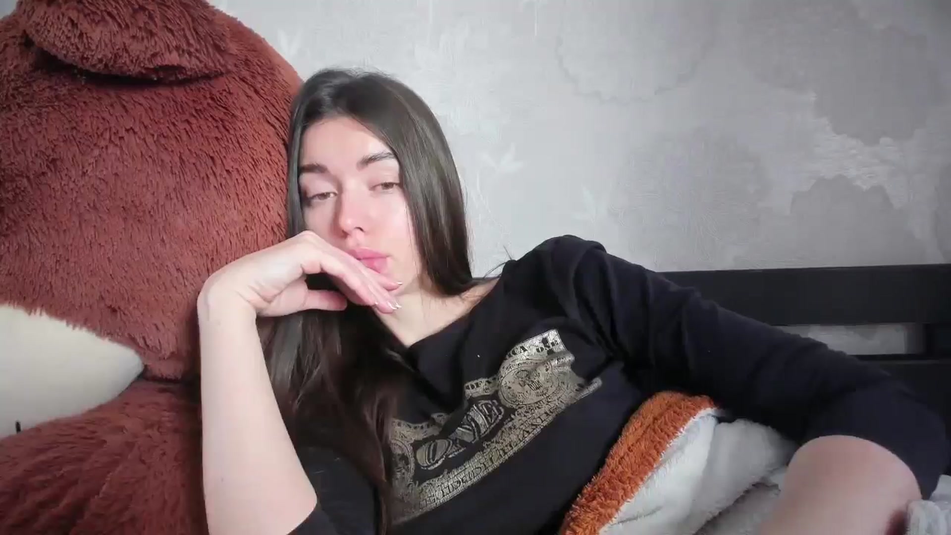 Gallery image thumbnail from laurensaenz's myfreecams stream on, 03/24/2026, 07:22 image 16 of 20