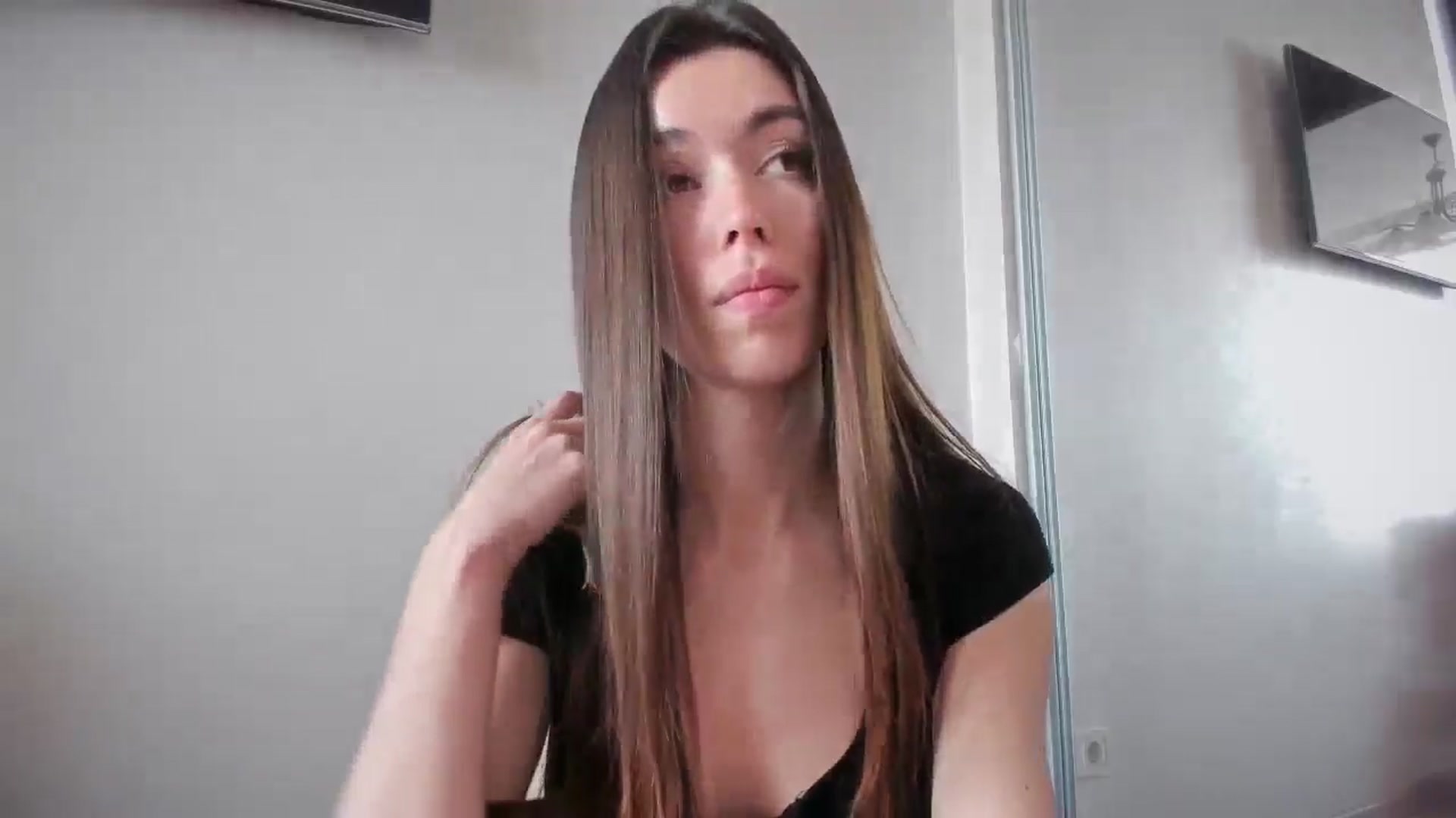 Gallery image thumbnail from laurensaenz's myfreecams stream on, 03/27/2026, 09:33 image 17 of 20