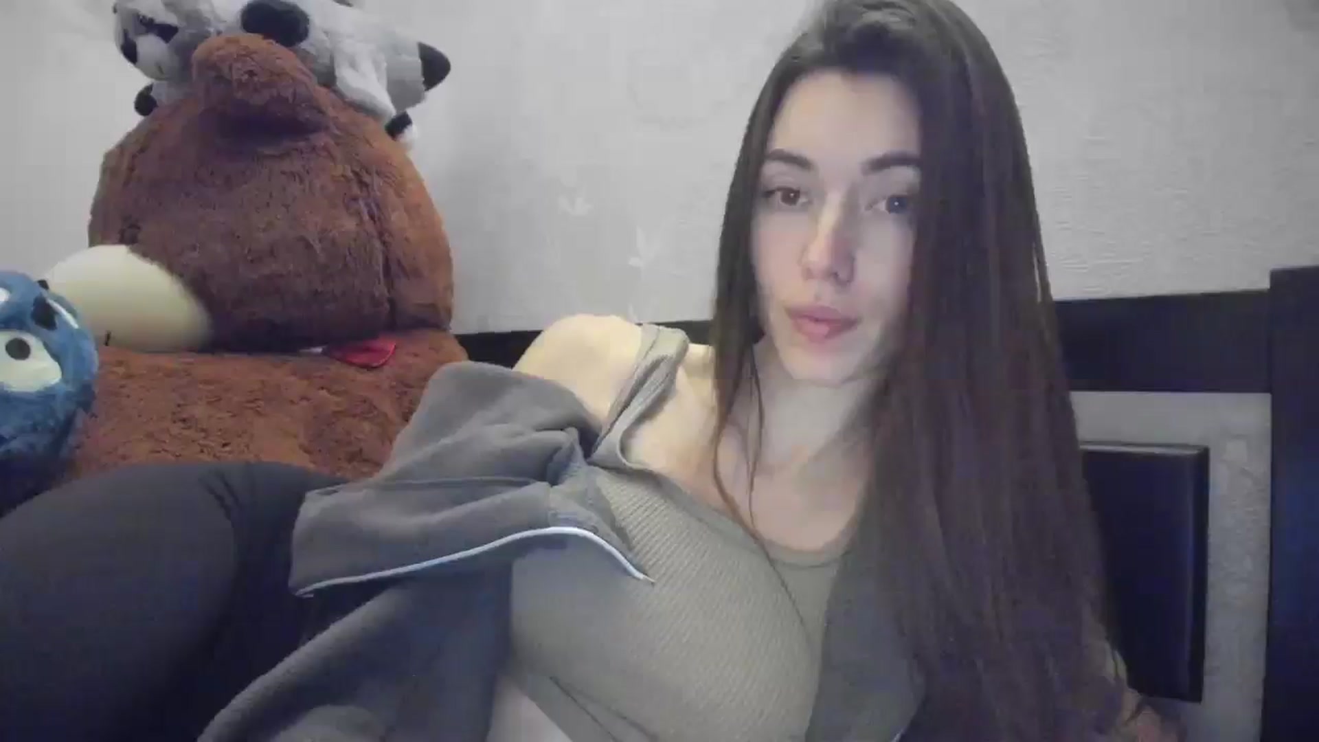 Gallery image thumbnail from laurensaenz's myfreecams stream on, 03/27/2026, 18:06 image 15 of 20