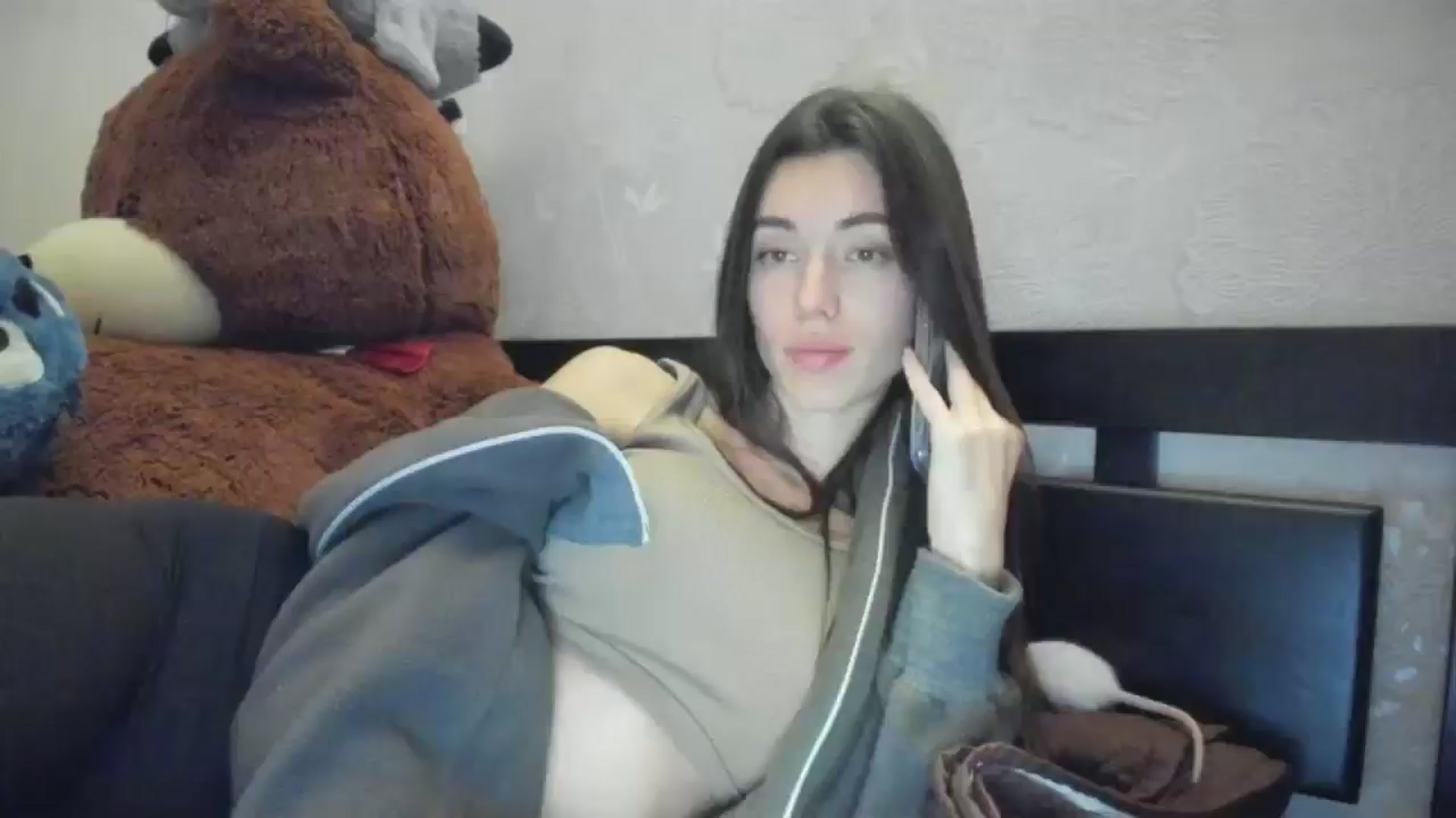 Gallery image thumbnail from laurensaenz's myfreecams stream on, 03/27/2026, 18:06 image 5 of 20