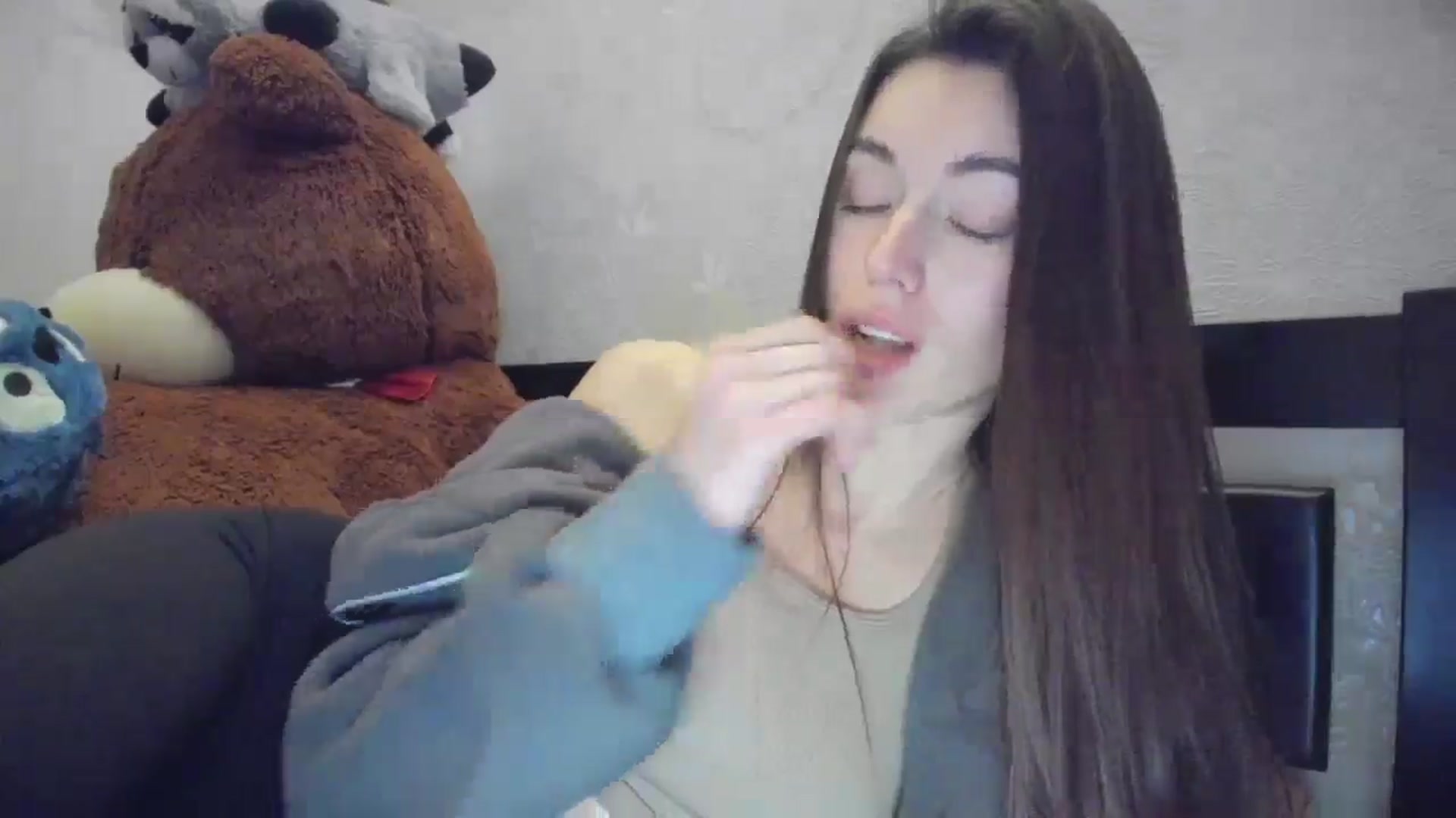 Gallery image thumbnail from laurensaenz's myfreecams stream on, 03/27/2026, 18:06 image 16 of 20