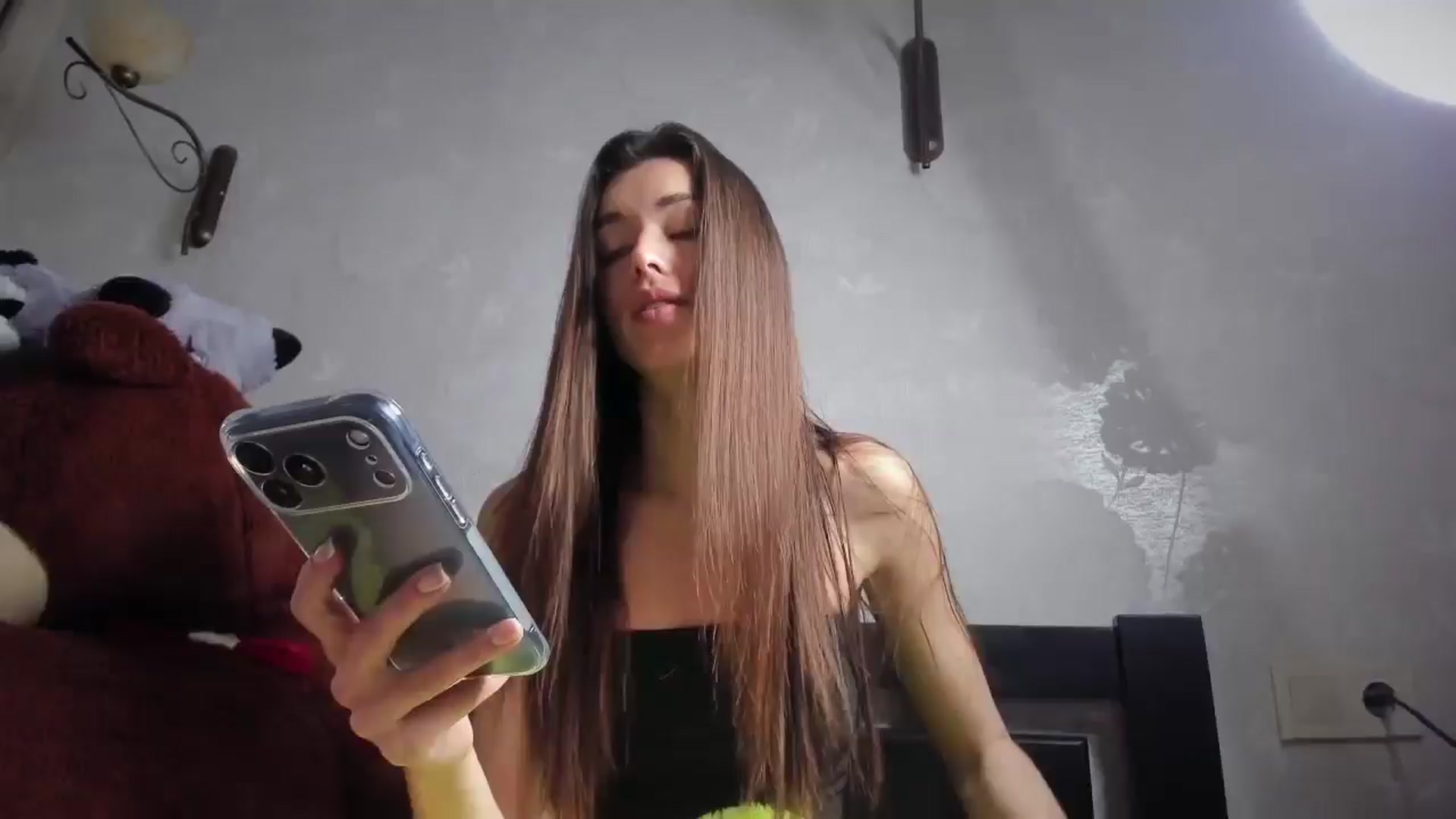 Gallery image thumbnail from laurensaenz's myfreecams stream on, 03/30/2026, 06:28 image 1 of 20