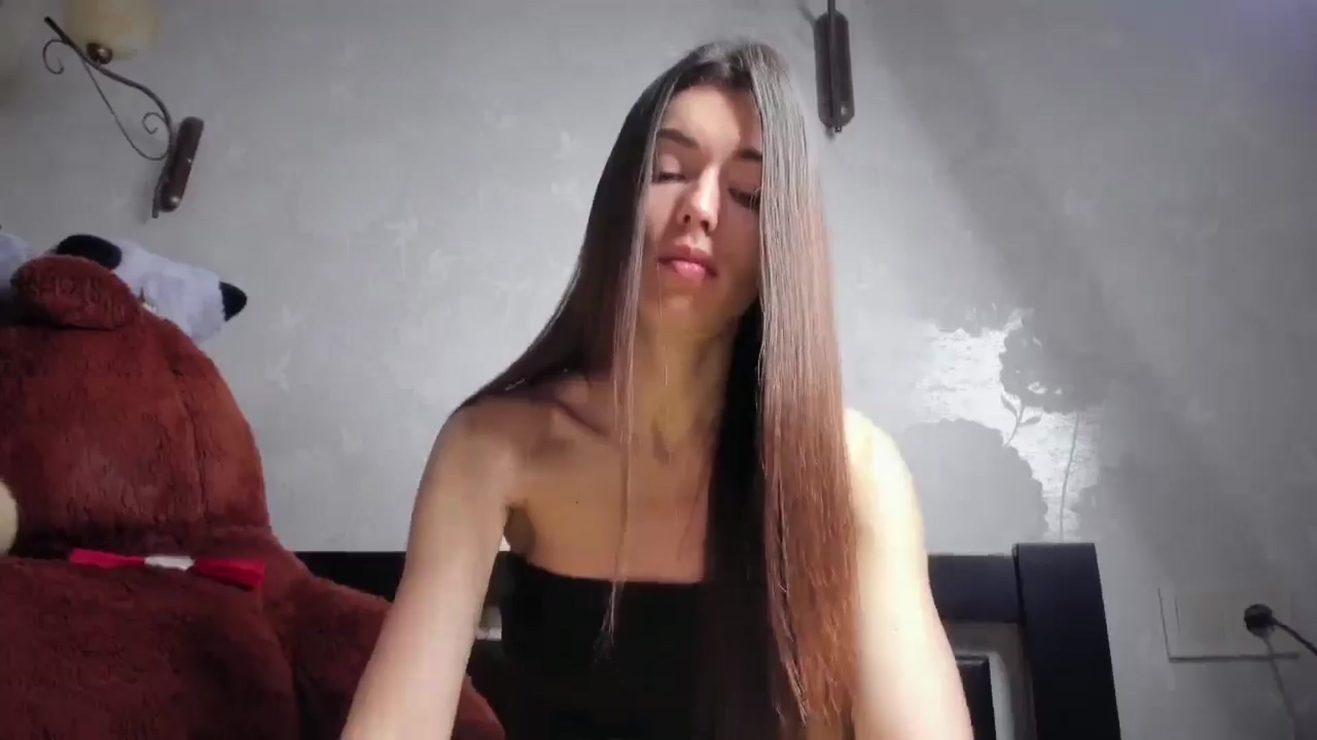 Gallery image thumbnail from laurensaenz's myfreecams stream on, 03/30/2026, 06:28 image 13 of 20