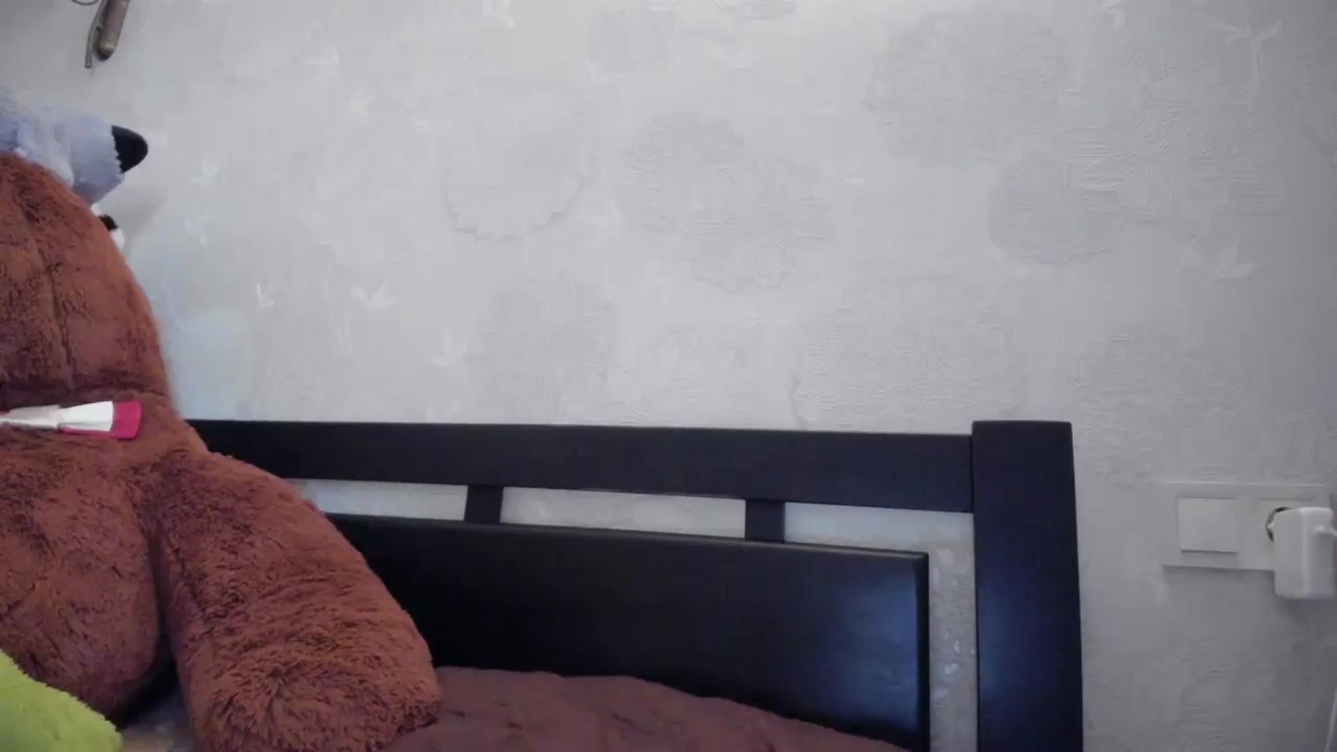 Gallery image thumbnail from laurensaenz's myfreecams stream on, 03/30/2026, 08:29 image 7 of 20