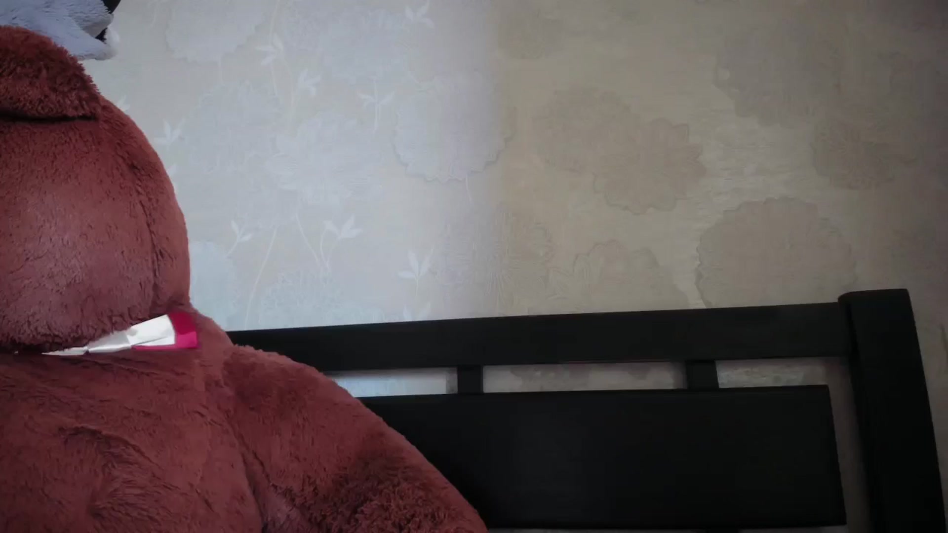 Gallery image thumbnail from laurensaenz's myfreecams stream on, 04/01/2026, 09:55 image 19 of 20
