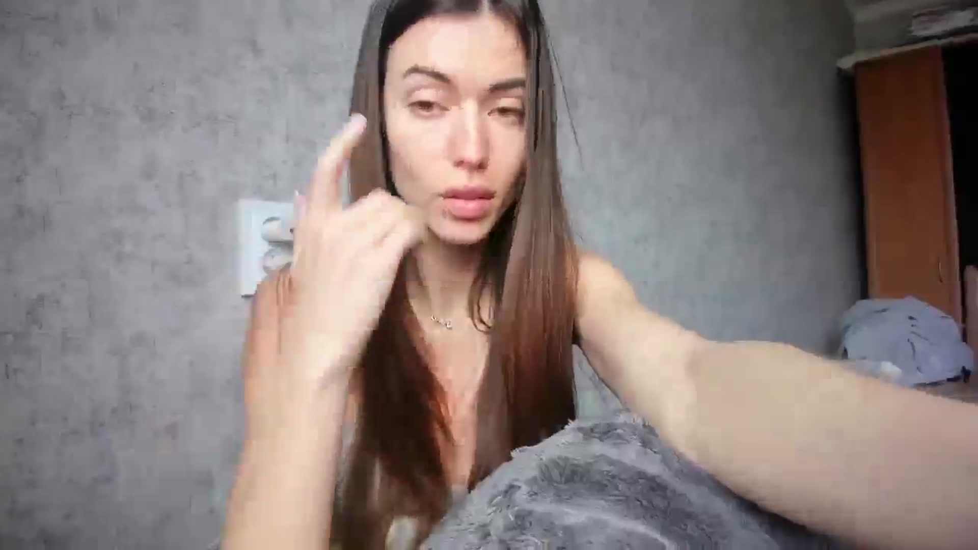 Gallery image thumbnail from laurensaenz's myfreecams stream on, 04/08/2026, 07:09 image 6 of 20