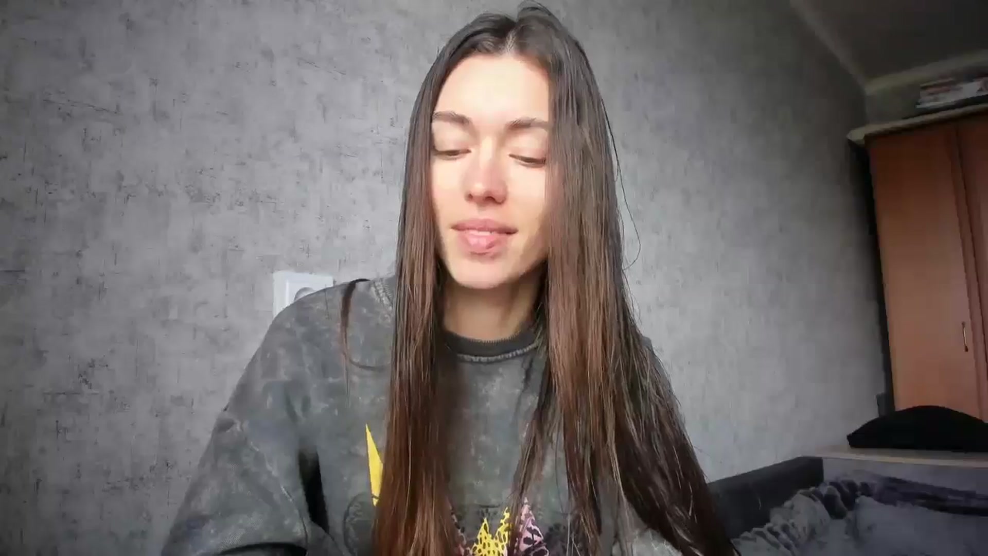 Gallery image thumbnail from laurensaenz's myfreecams stream on, 04/10/2026, 09:13 image 11 of 20