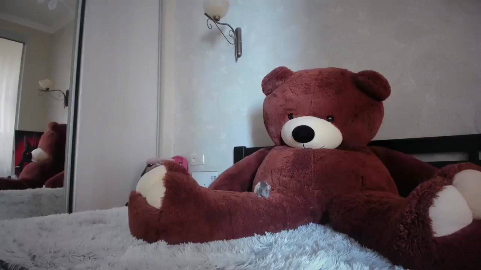 Gallery image thumbnail from laurensaenz's myfreecams stream on, 04/16/2026, 07:25 image 9 of 20