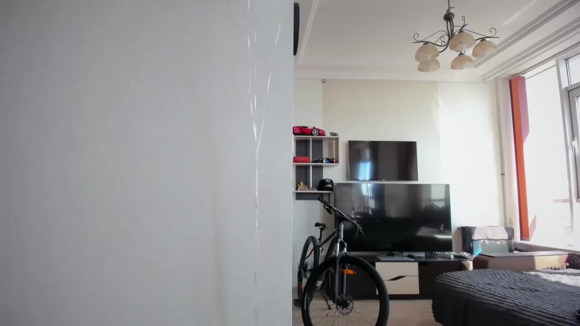 Gallery image thumbnail from laurensaenz's myfreecams stream on, 04/22/2026, 07:39 image 14 of 20