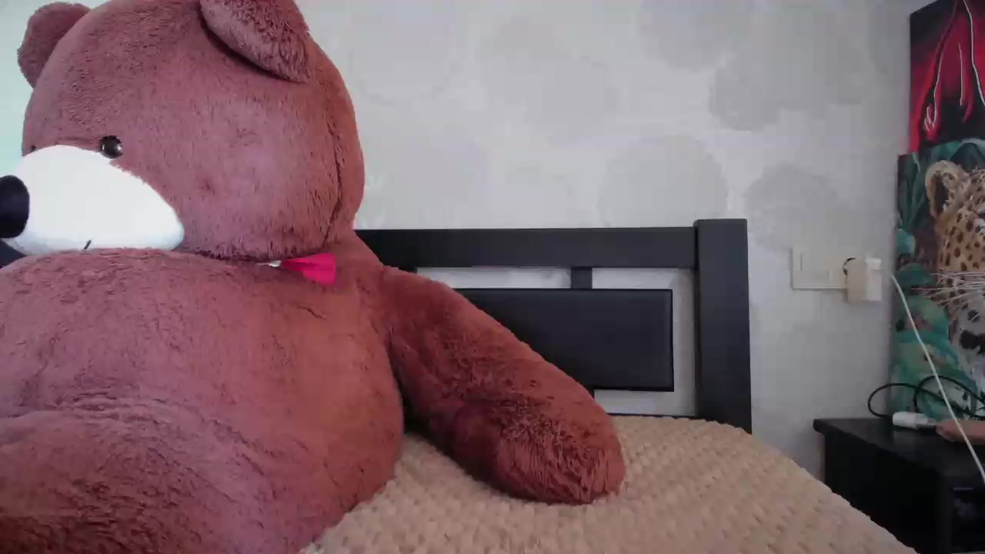 Gallery image thumbnail from laurensaenz's myfreecams stream on, 05/11/2026, 07:51 image 17 of 20