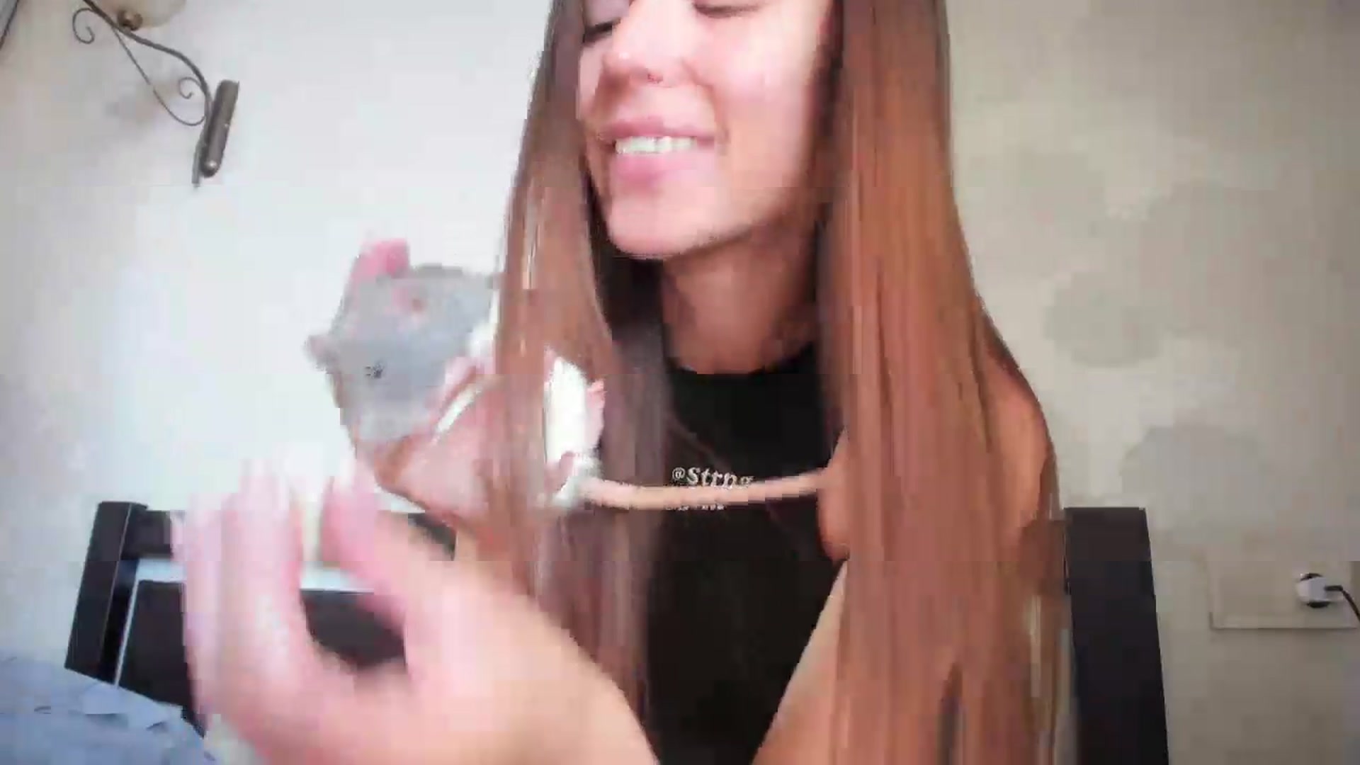 Gallery image thumbnail from laurensaenz's myfreecams stream on, 05/26/2026, 06:40 image 19 of 20