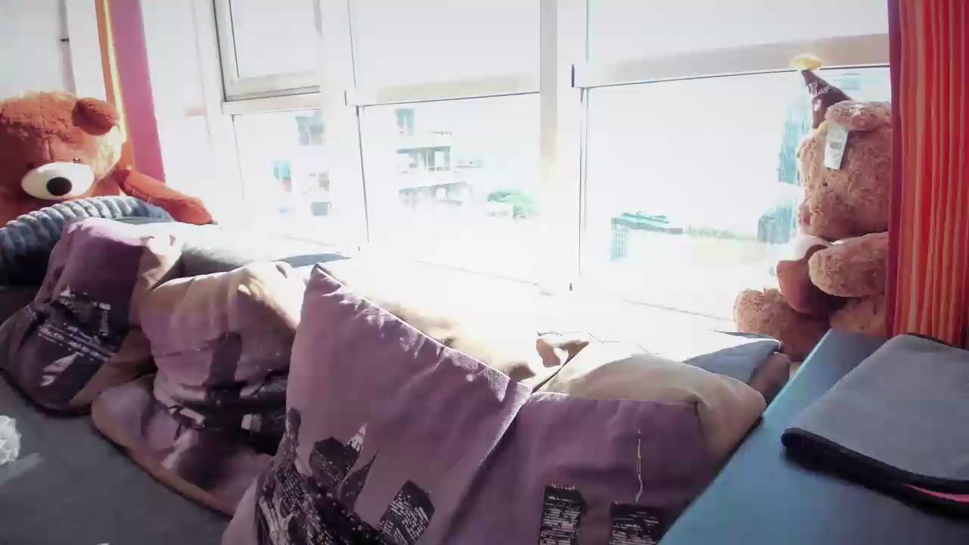 Gallery image thumbnail from laurensaenz's myfreecams stream on, 05/29/2026, 06:11 image 3 of 20