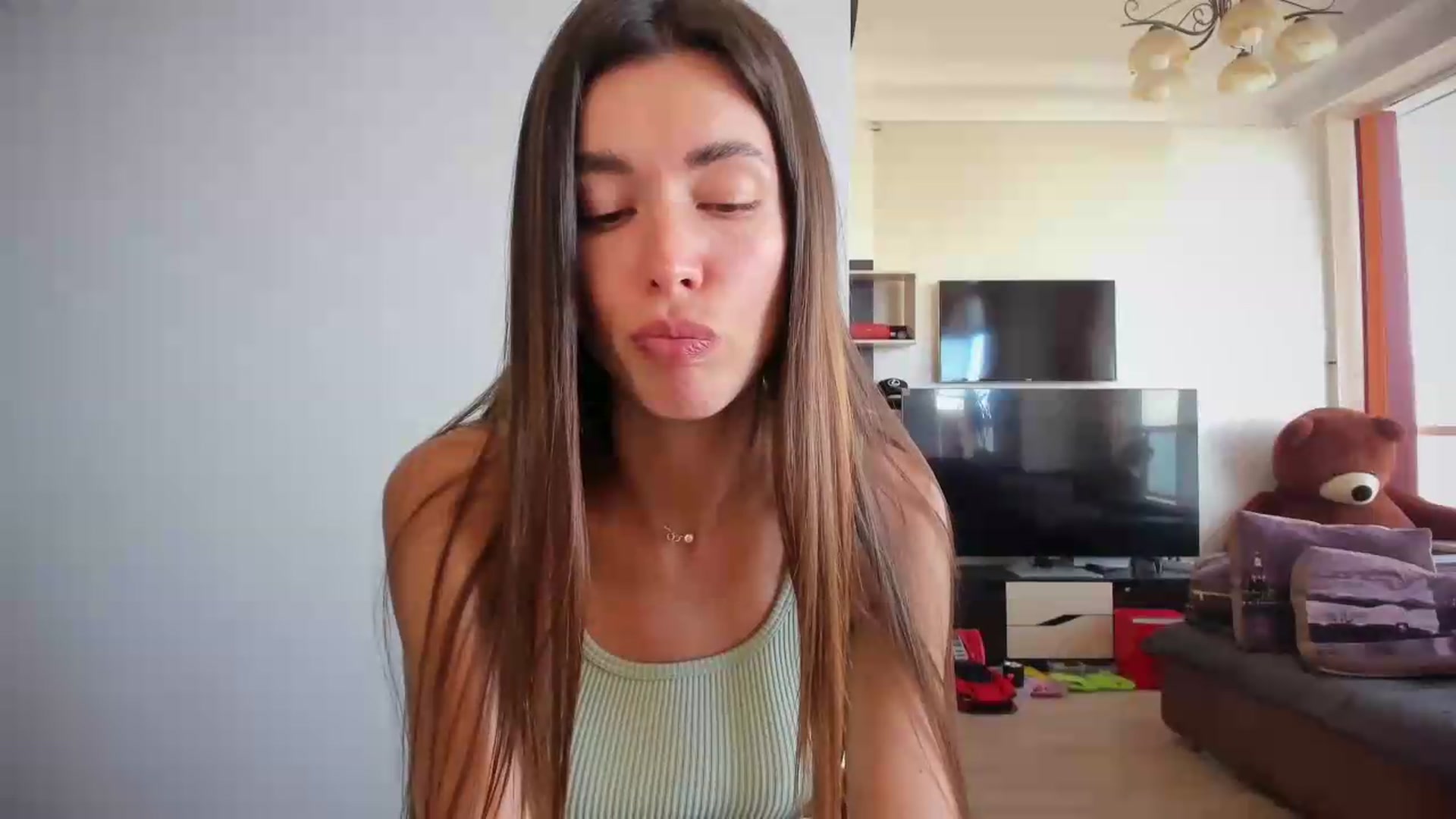 Gallery image thumbnail from laurensaenz's myfreecams stream on, 06/01/2026, 14:50 image 15 of 20