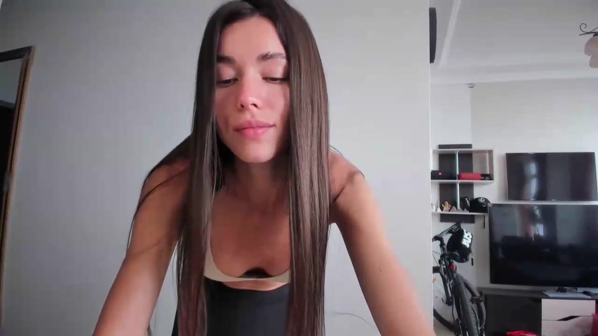 Gallery image thumbnail from laurensaenz's myfreecams stream on, 06/04/2026, 09:07 image 11 of 20