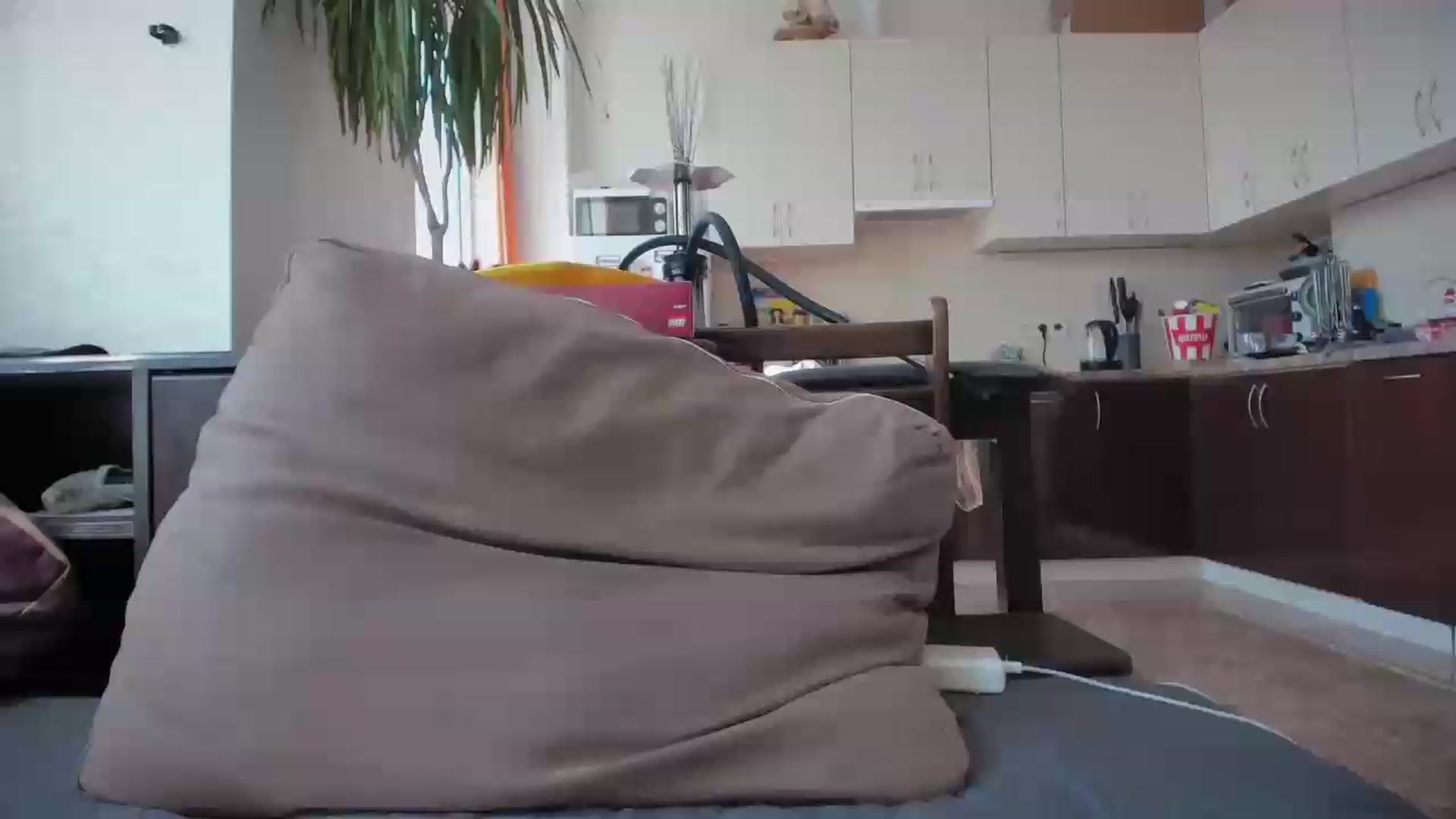 Gallery image thumbnail from laurensaenz's myfreecams stream on, 06/11/2026, 07:55 image 8 of 20