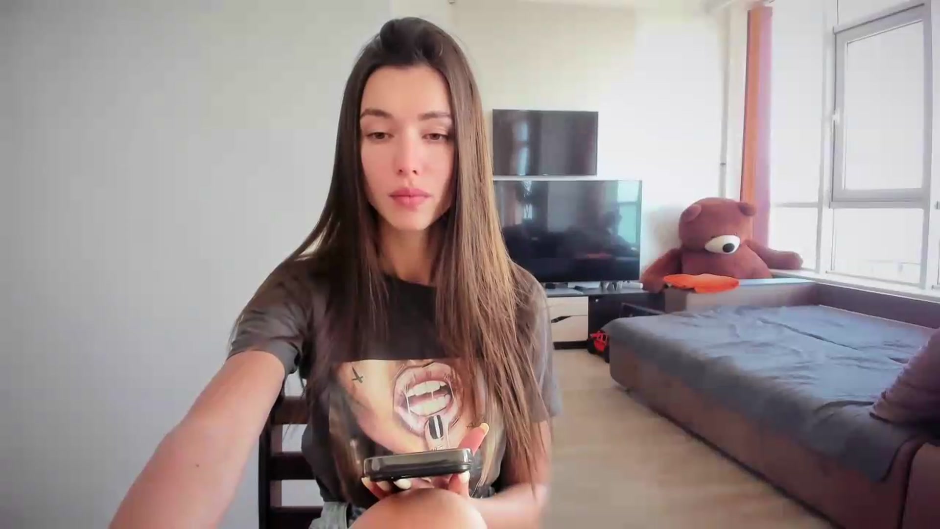 Gallery image thumbnail from laurensaenz's myfreecams stream on, 06/27/2026, 11:54 image 12 of 20