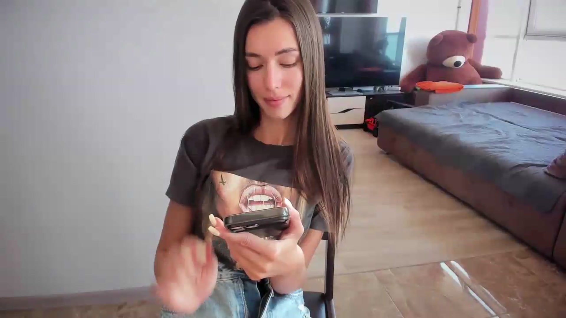 Gallery image thumbnail from laurensaenz's myfreecams stream on, 06/27/2026, 11:54 image 18 of 20