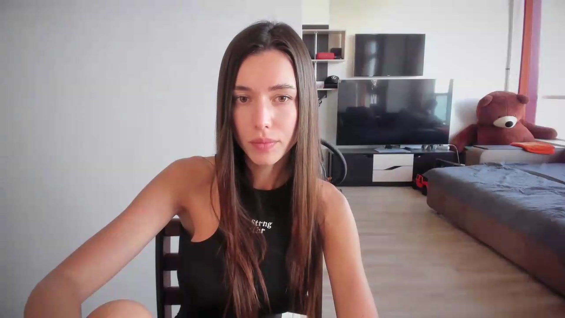 Gallery image thumbnail from laurensaenz's myfreecams stream on, 06/27/2026, 16:31 image 16 of 20