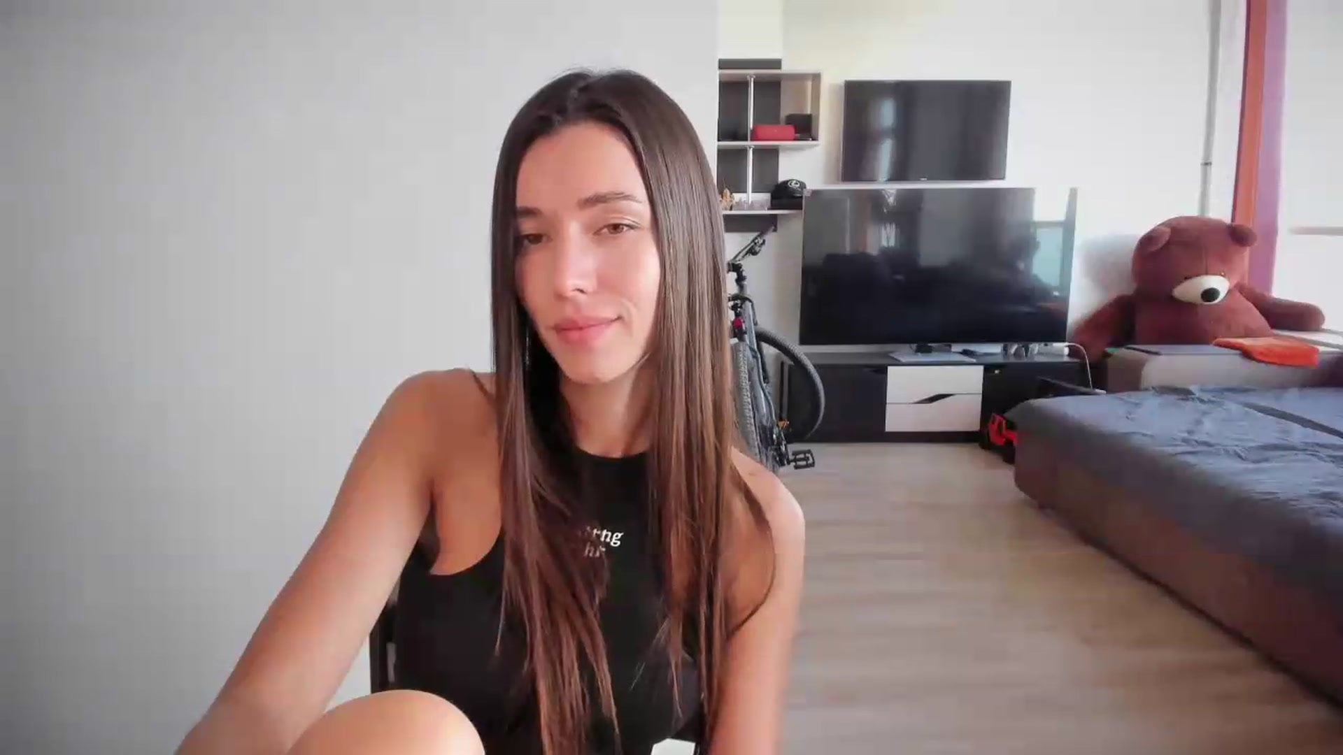 Gallery image thumbnail from laurensaenz's myfreecams stream on, 06/27/2026, 16:31 image 15 of 20