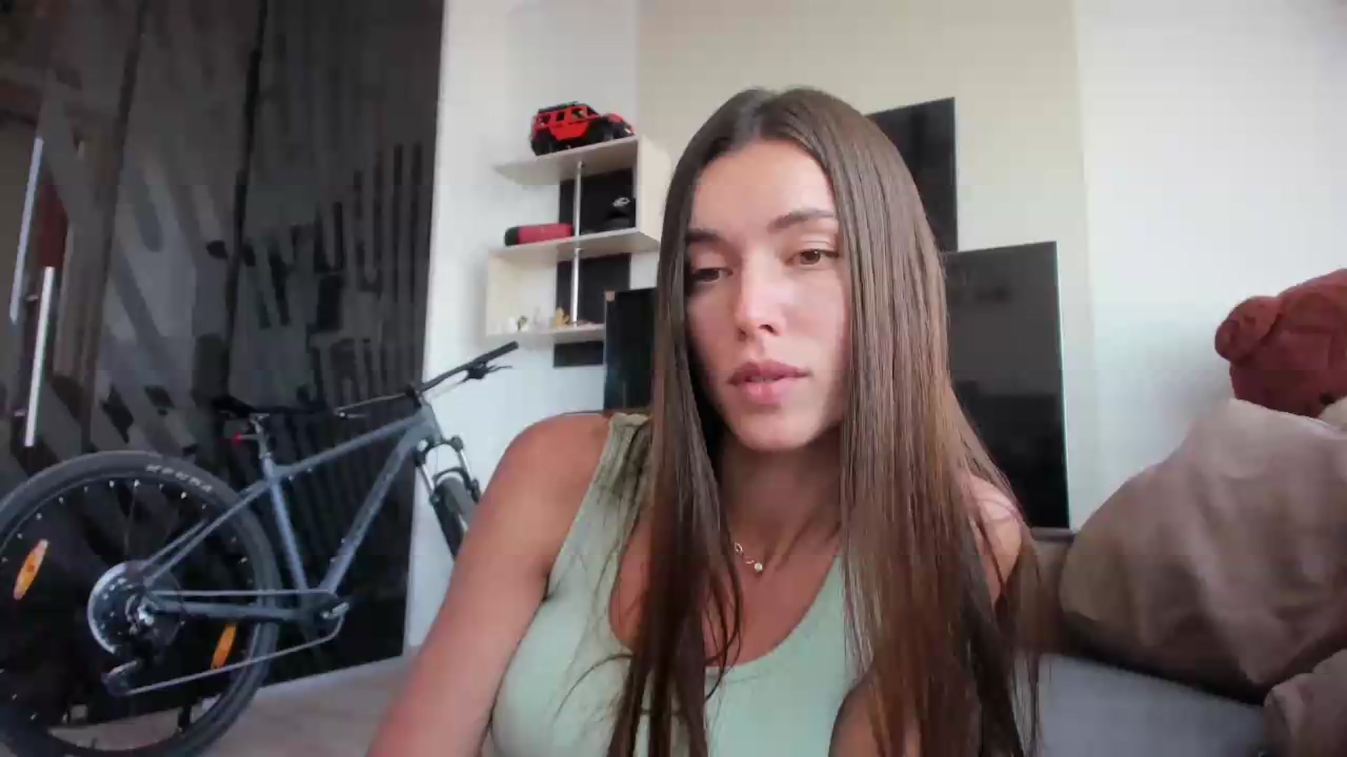 Gallery image thumbnail from laurensaenz's myfreecams stream on, 07/03/2026, 10:37 image 14 of 20