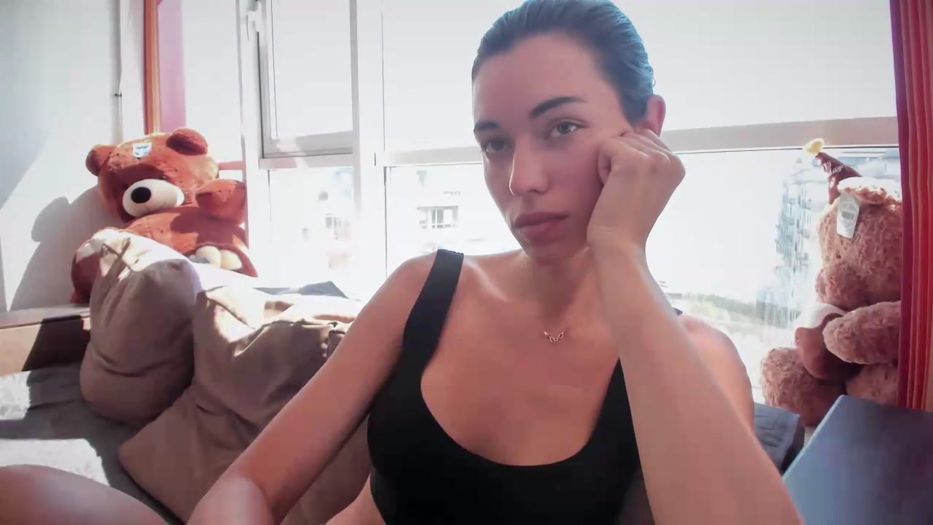 Gallery image thumbnail from laurensaenz's myfreecams stream on, 07/11/2026, 07:32 image 15 of 20