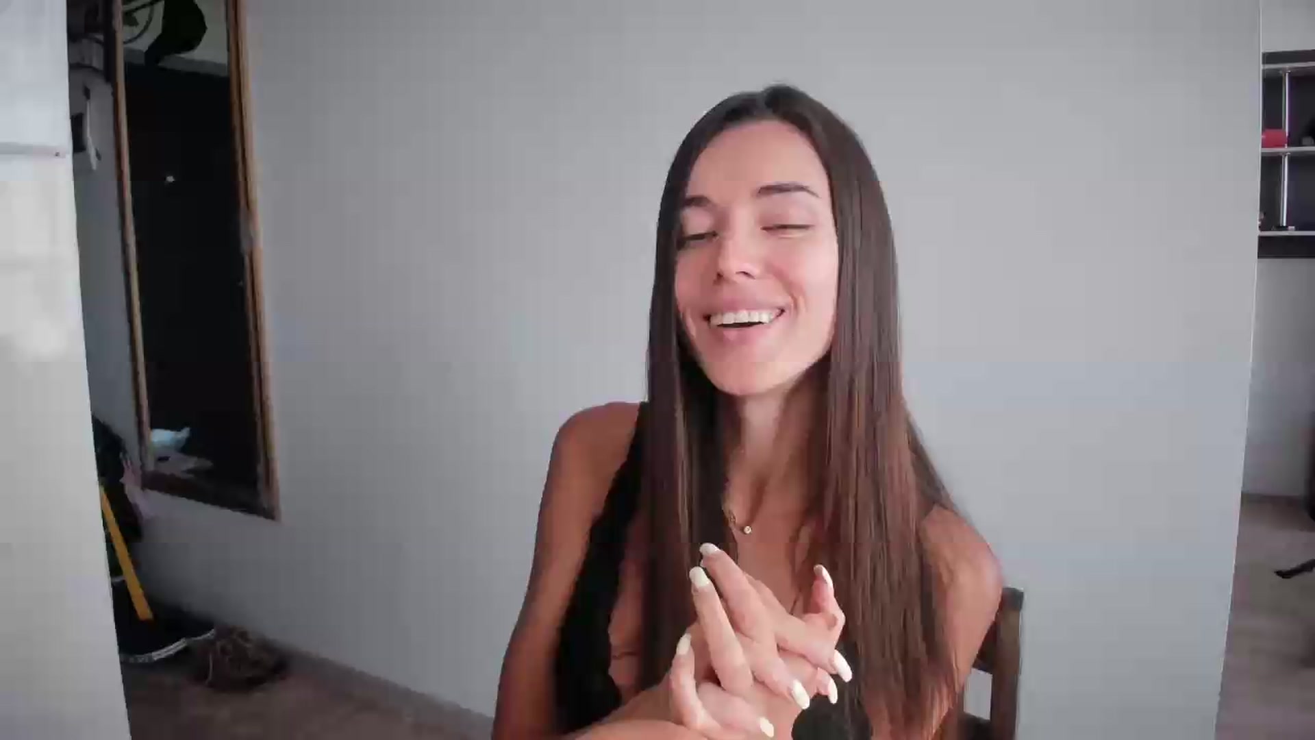 Gallery image thumbnail from laurensaenz's myfreecams stream on, 07/17/2026, 09:03 image 5 of 20