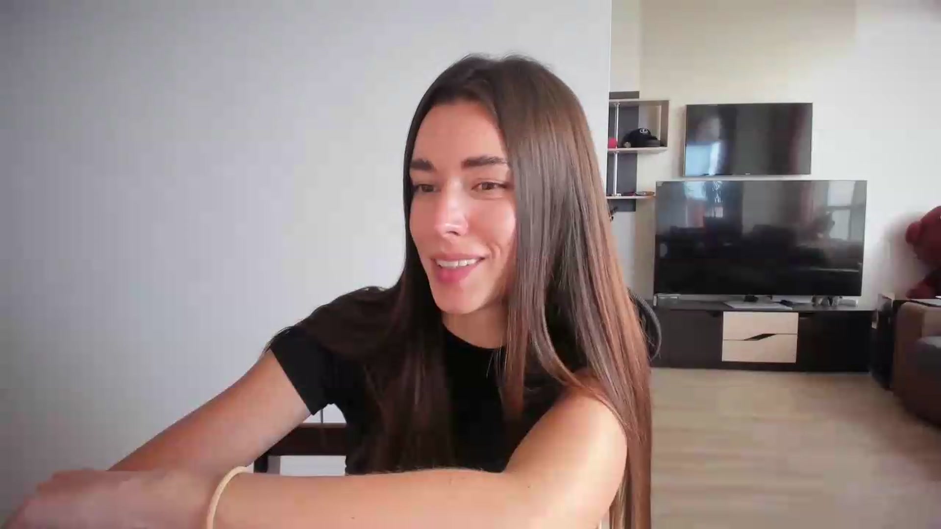 Gallery image thumbnail from laurensaenz's myfreecams stream on, 07/22/2026, 12:01 image 2 of 20