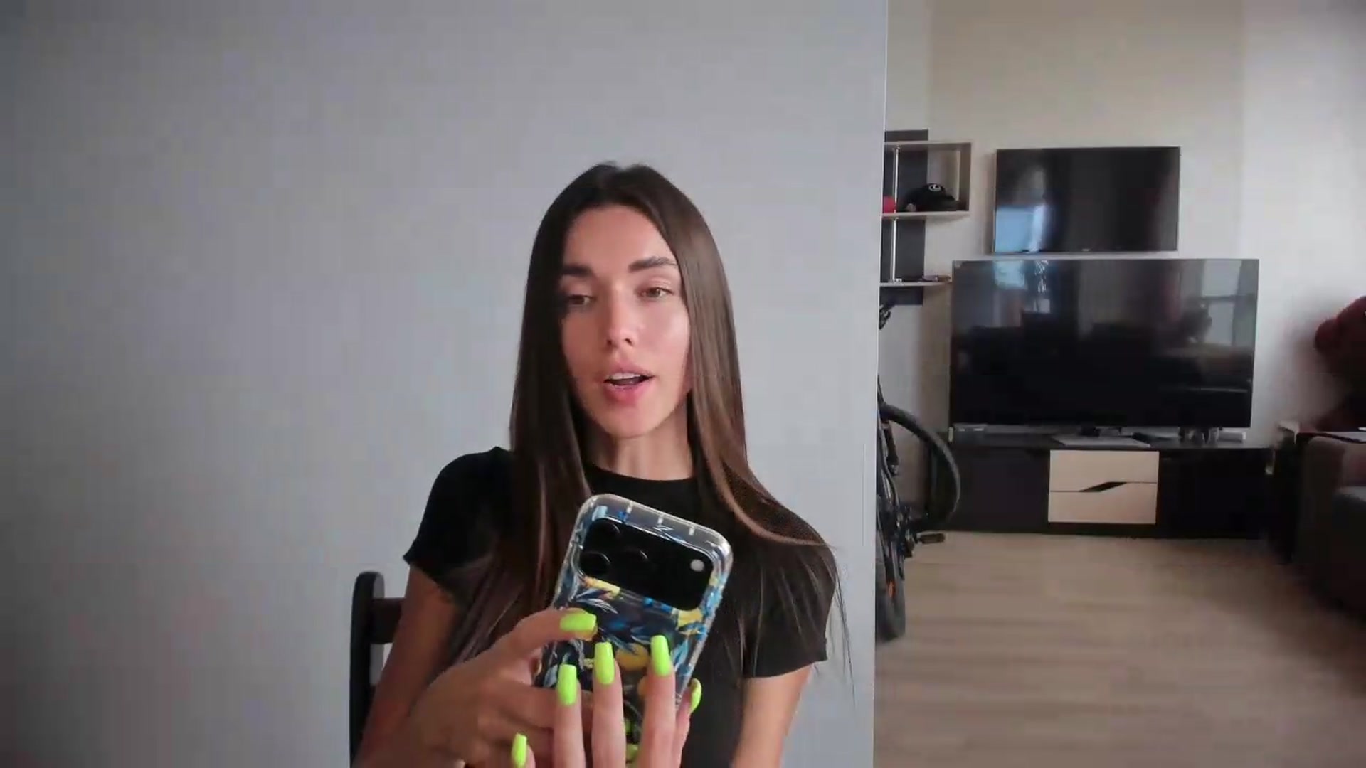 Gallery image thumbnail from laurensaenz's myfreecams stream on, 07/22/2026, 12:01 image 9 of 20
